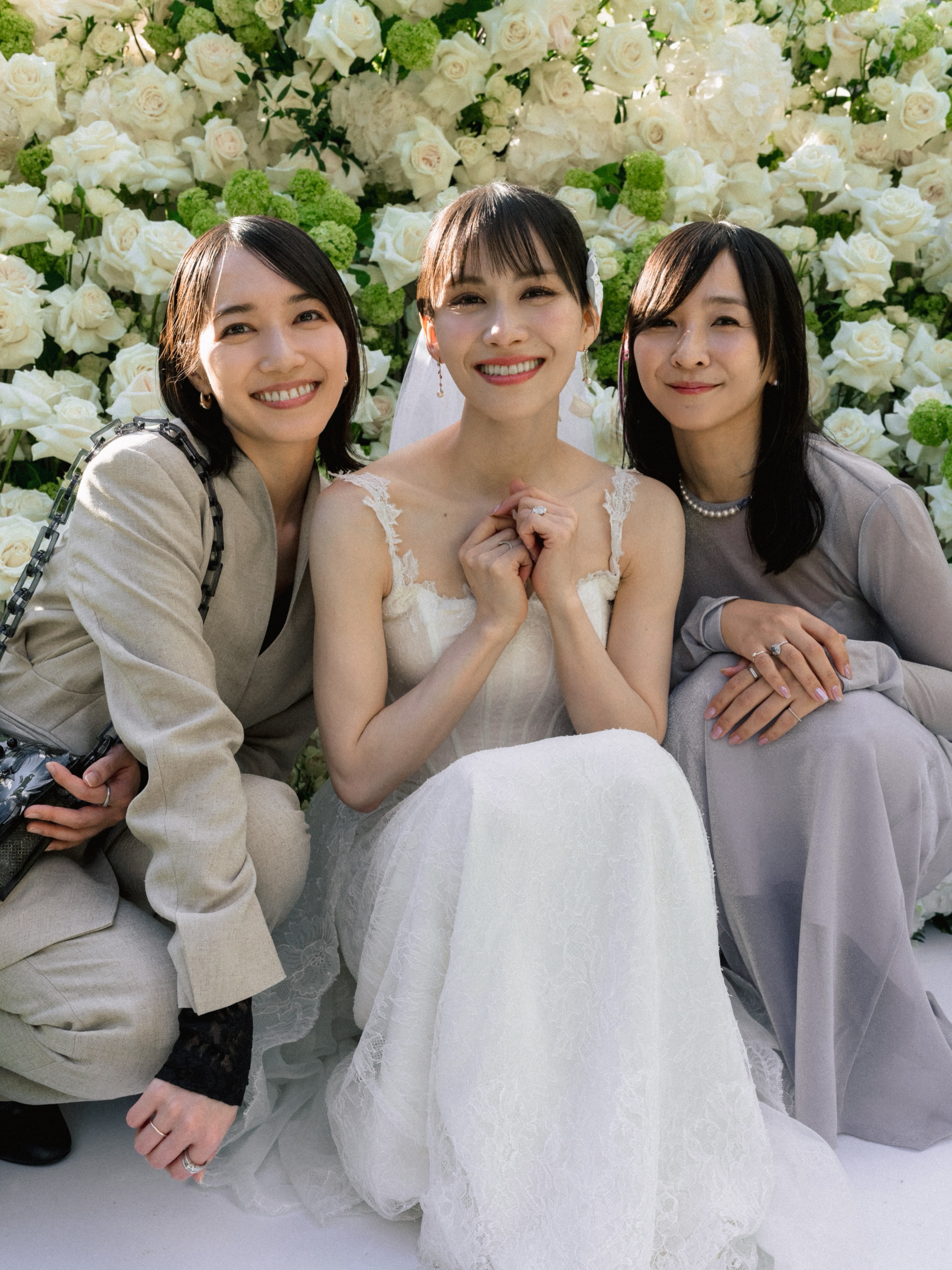 西脇綾香婚禮上與Perfume成員樫野有香、大本彩乃合照,三人感情依舊深厚。(翻攝西脇綾香IG)