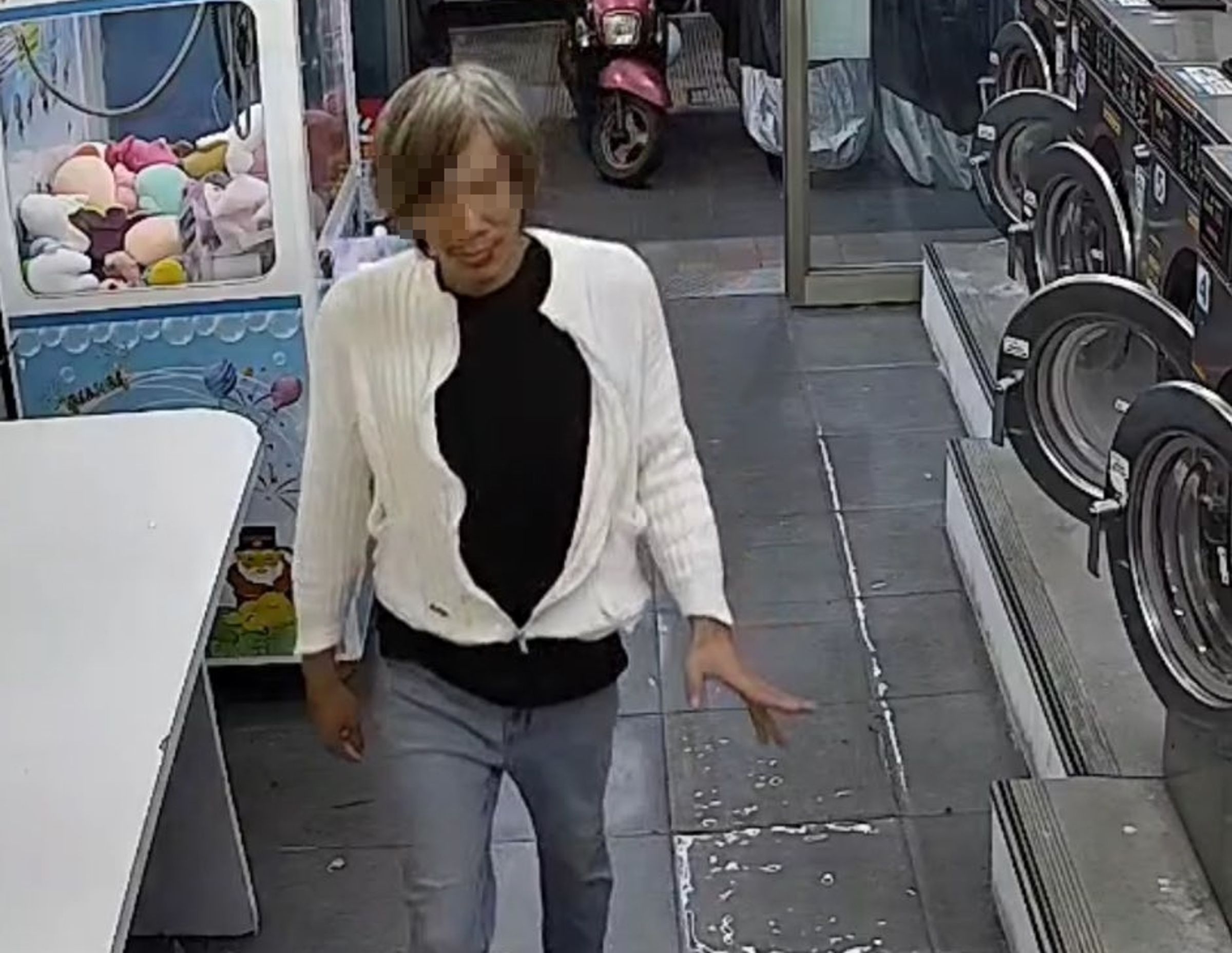 竊賊正臉曝光後，不少網友直指他還涉嫌其他繞民行為。（翻攝自臉書@我們是新店人!! 好山好水，就是愛新店）