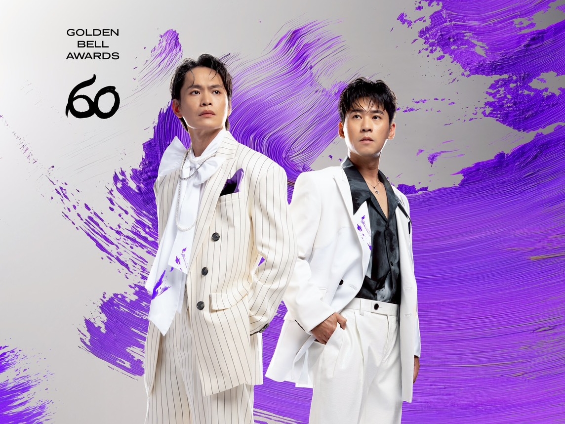 黃鐙輝、黃迪揚主持戲劇類金鐘星光大道。（三立提供）