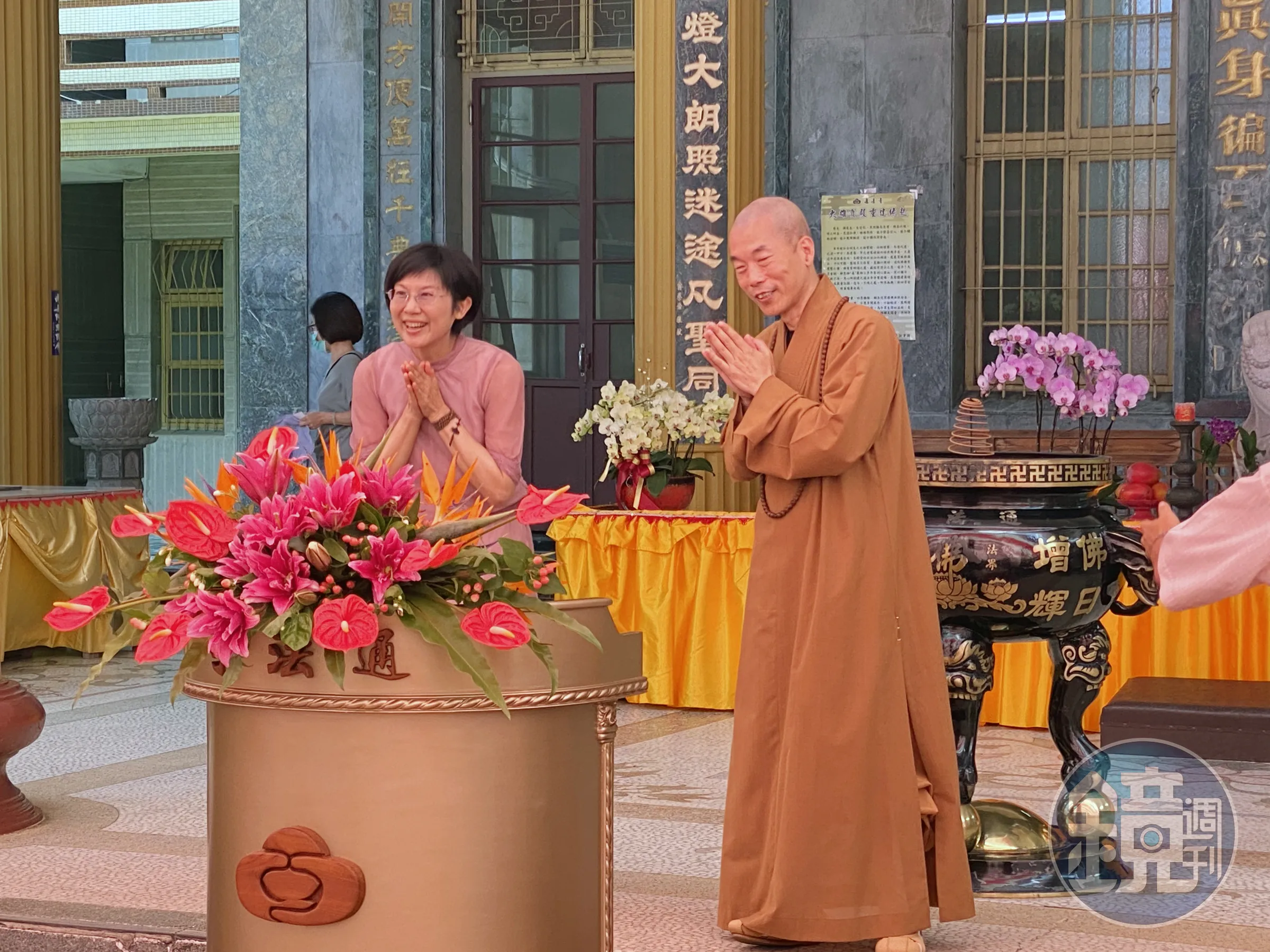 本刊掌握，林岱樺的政治獻金專戶有款項匯進通法寺住持釋煌智的銀行帳戶，還被拿來買土地、付頭期款。