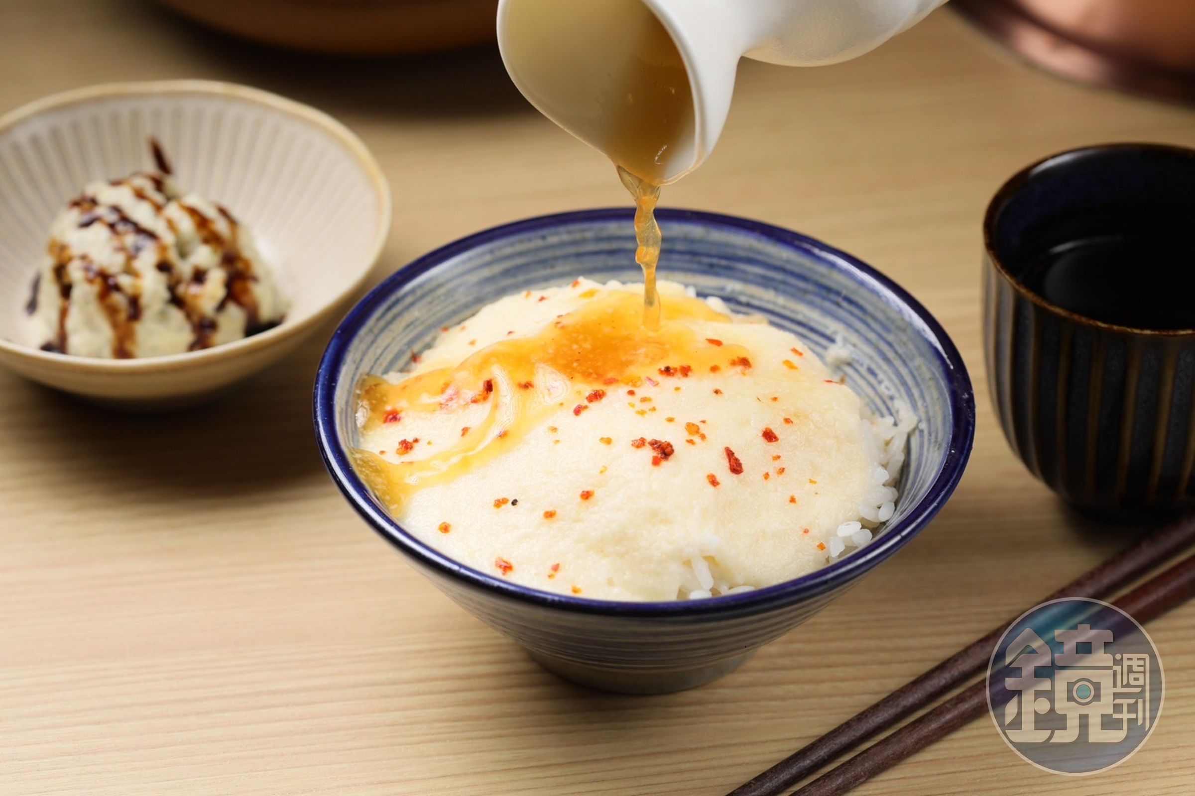 除了白飯、拉麵等基本款主食，也很推薦爽口的「山藥泥飯」。（60元／份）                         