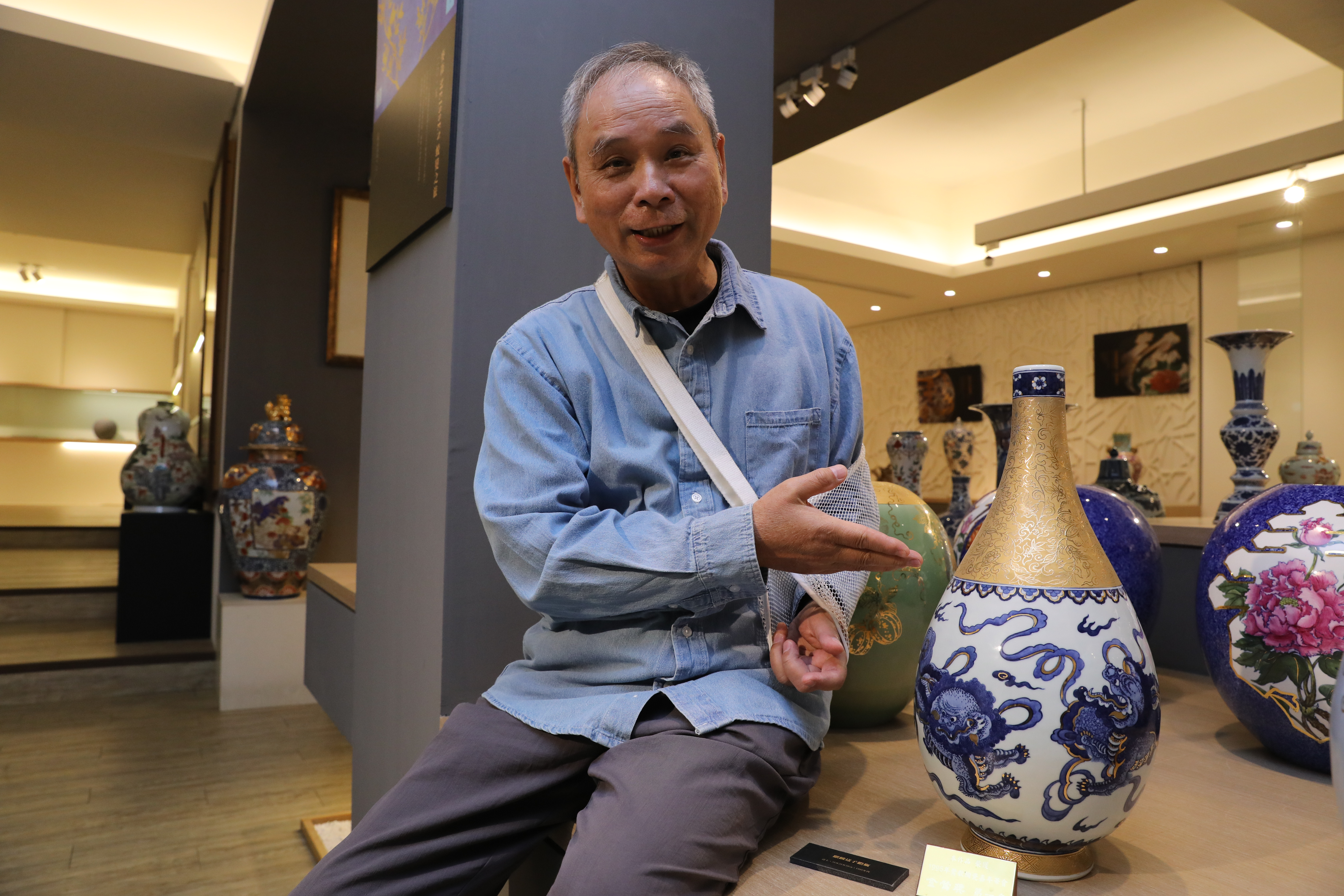 許朝宗認為邱氏夫妻言行涉嫌詆譭名譽，已提出法律告訴。