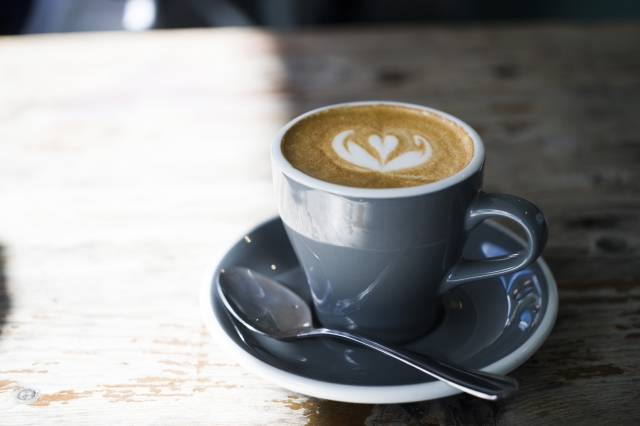 詐騙集團近期竟開始假冒知名咖啡品牌向民眾實施詐騙。（示意圖，photoAC）