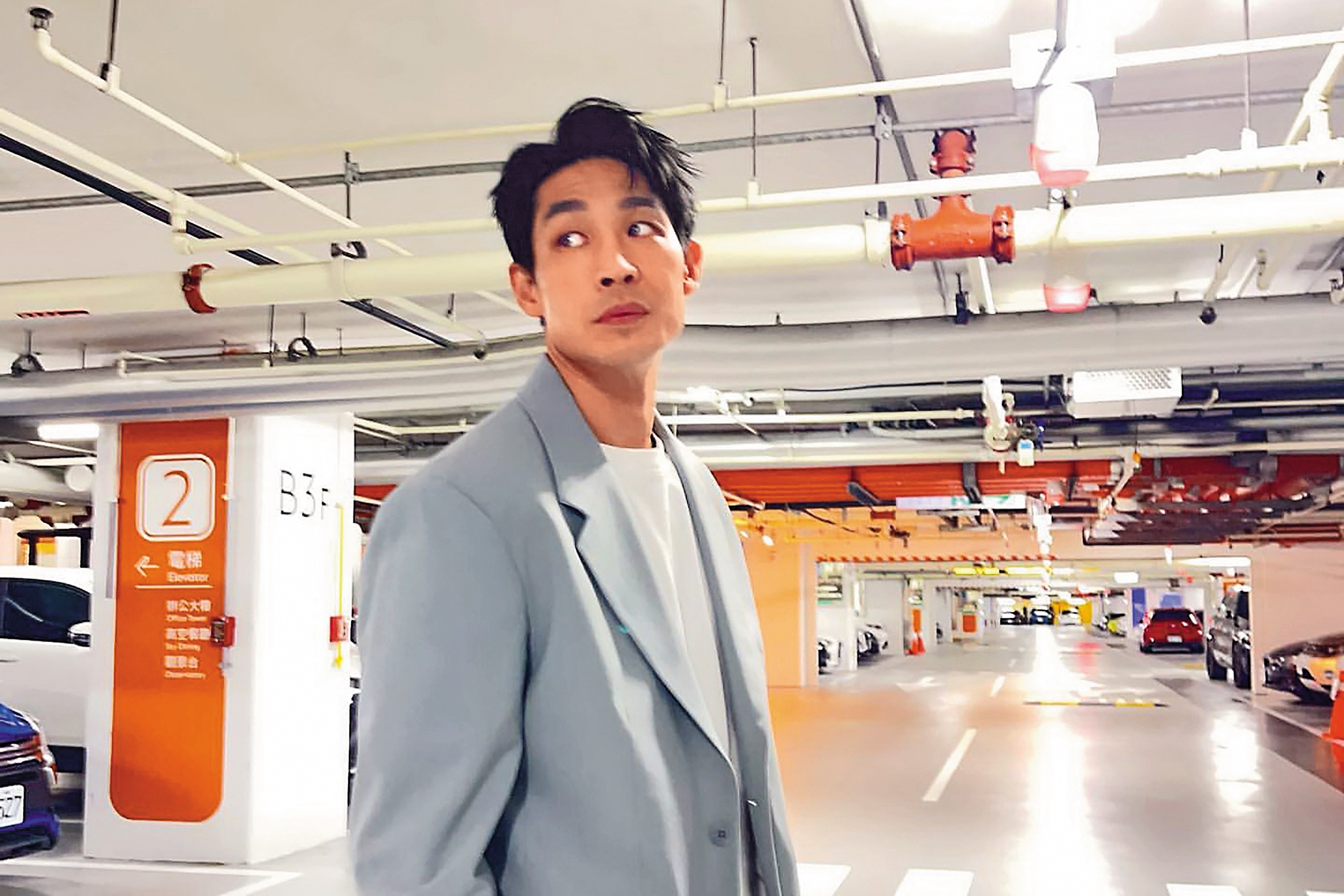 藍鈞天婚後育有1女1子，有著時尚爸爸的氣質。（翻攝自藍鈞天IG）