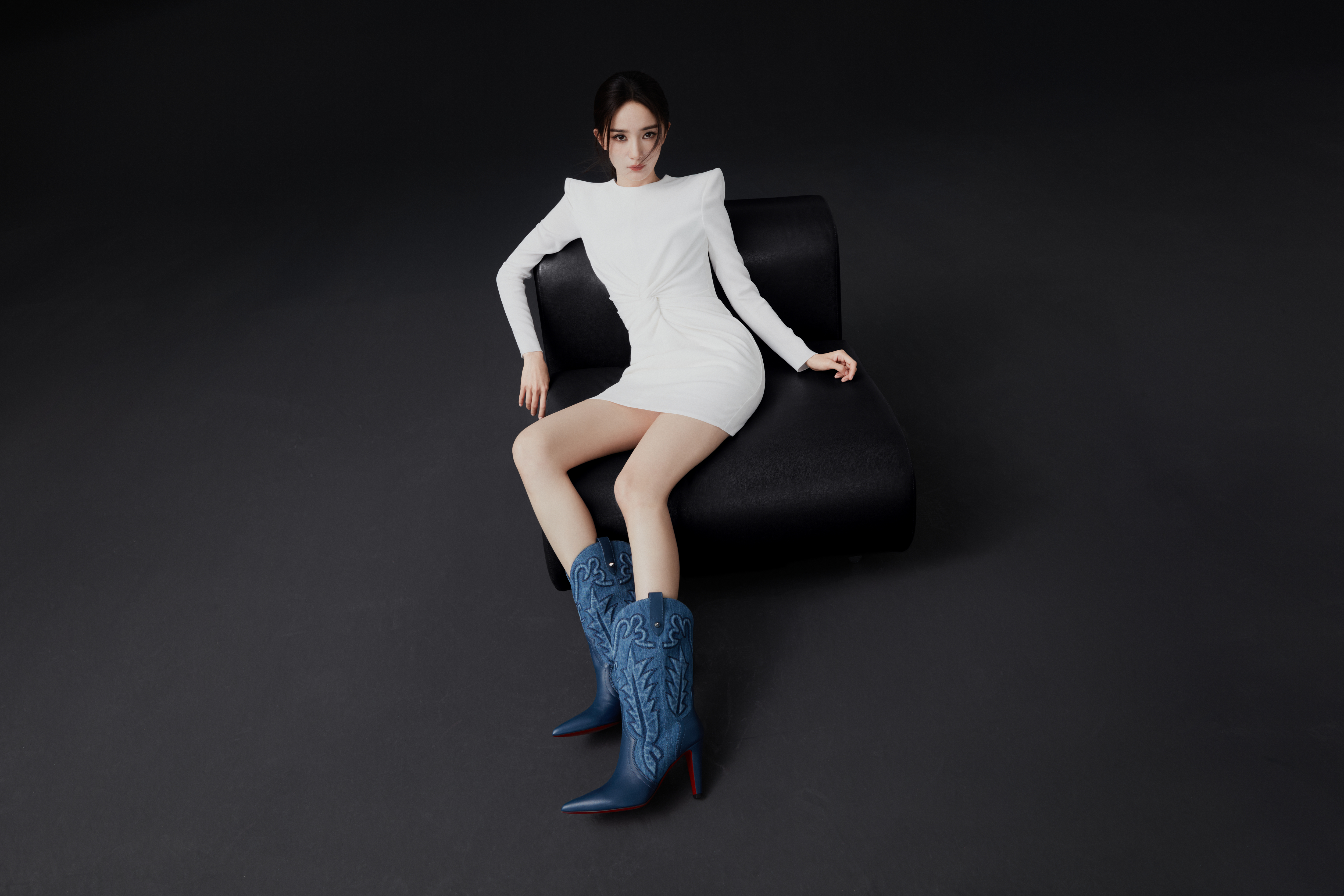 四月份加入Christian Louboutin大家庭的楊冪,成為全球品牌代言人。(美之心提供)