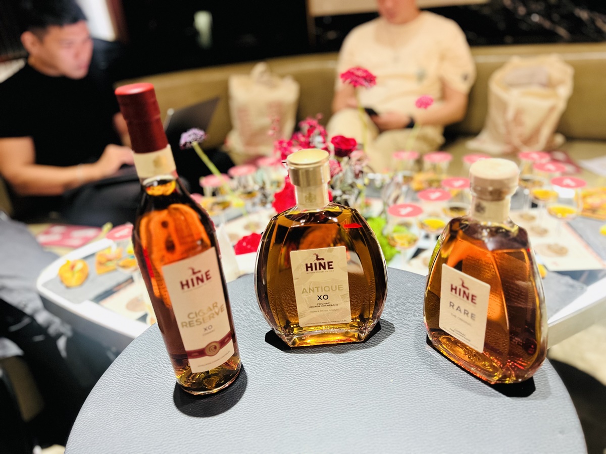 (由左至右)現場品飲御鹿致美、御鹿雪茄珍藏、御鹿希世3款干邑佳釀。