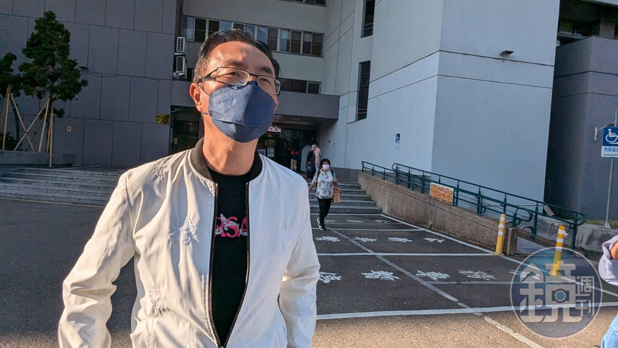 史鎮康出庭應訊,否認犯罪。