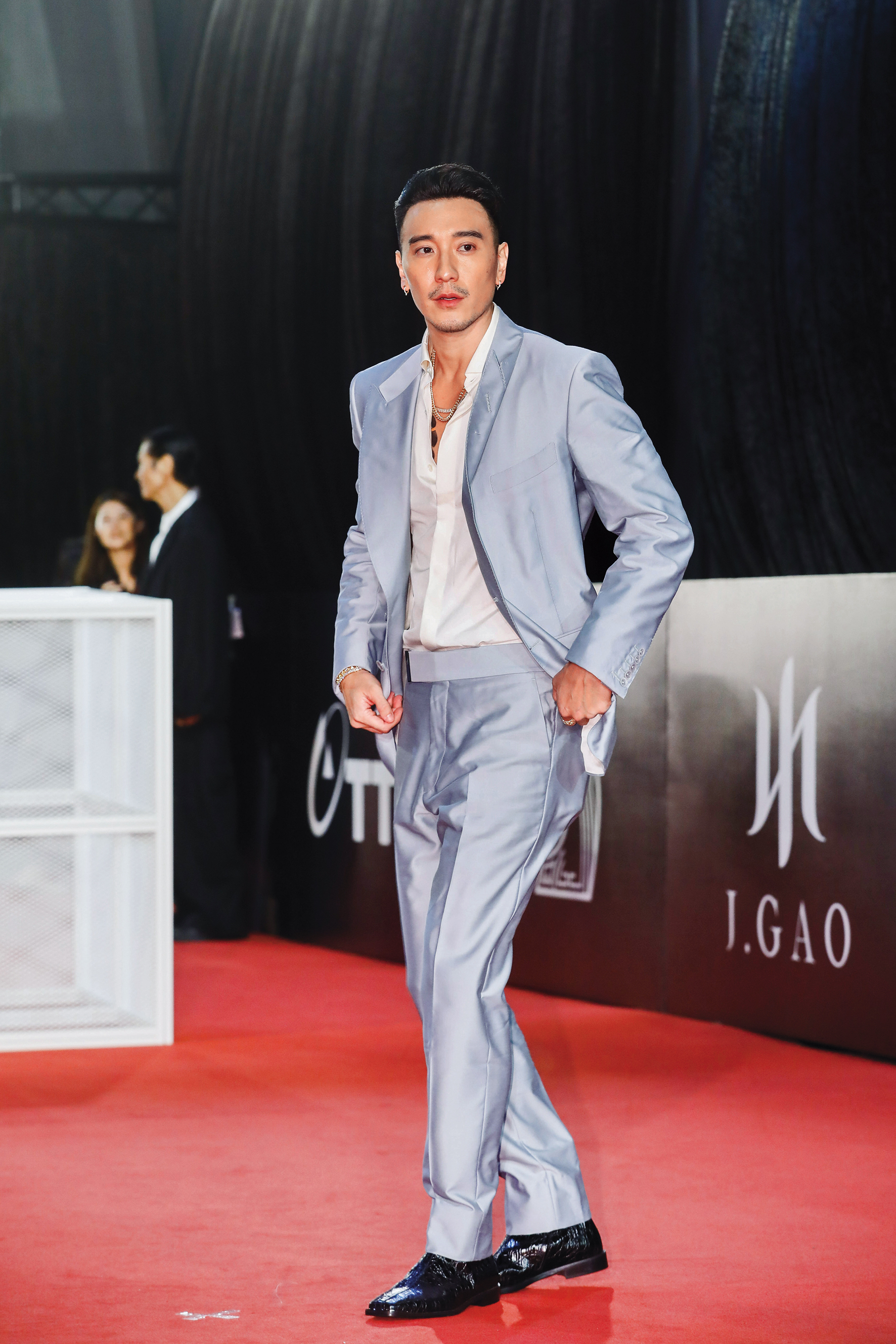 Melody的金融業男友，和富二代藝人王陽明是遠親關係。