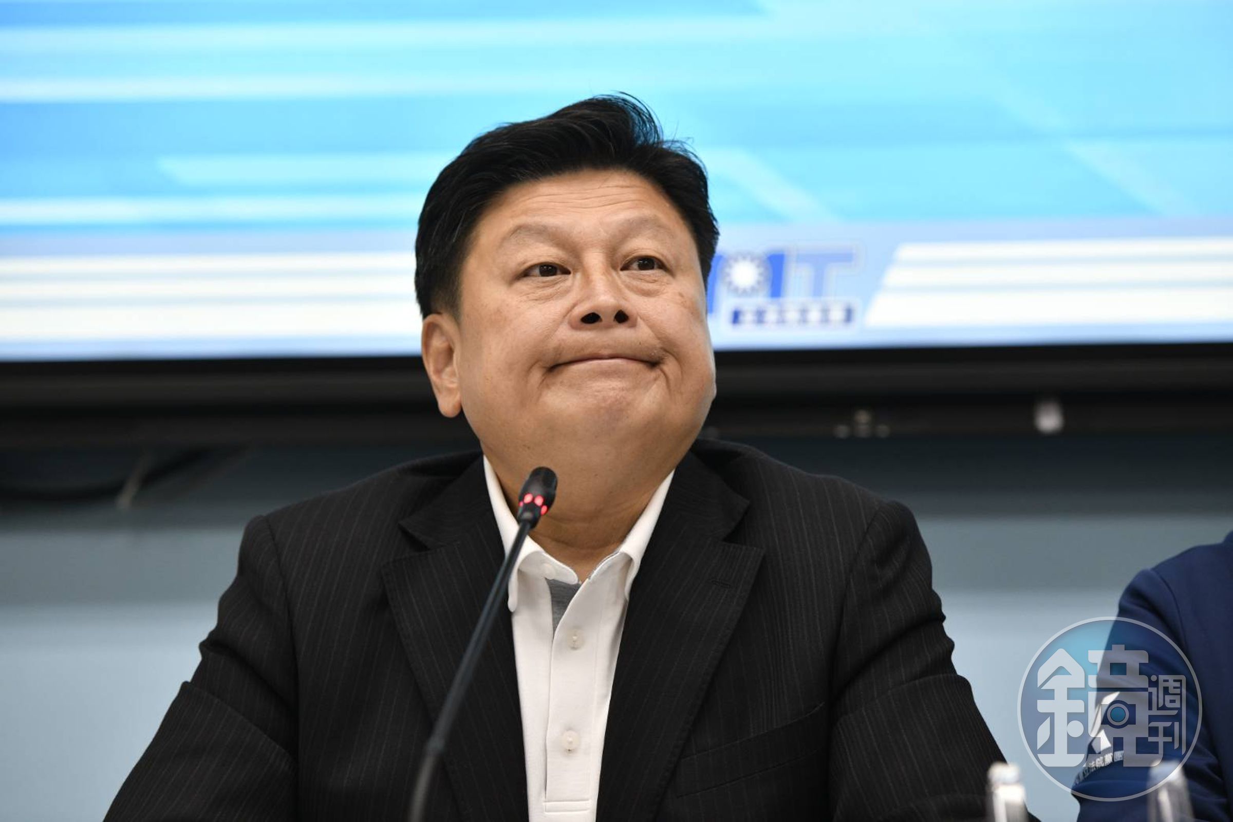 國民黨團總召傅崐萁今(8日)召開記者會拋出震撼彈,二度強調「沒有要對任何民進黨立委提罷免」。