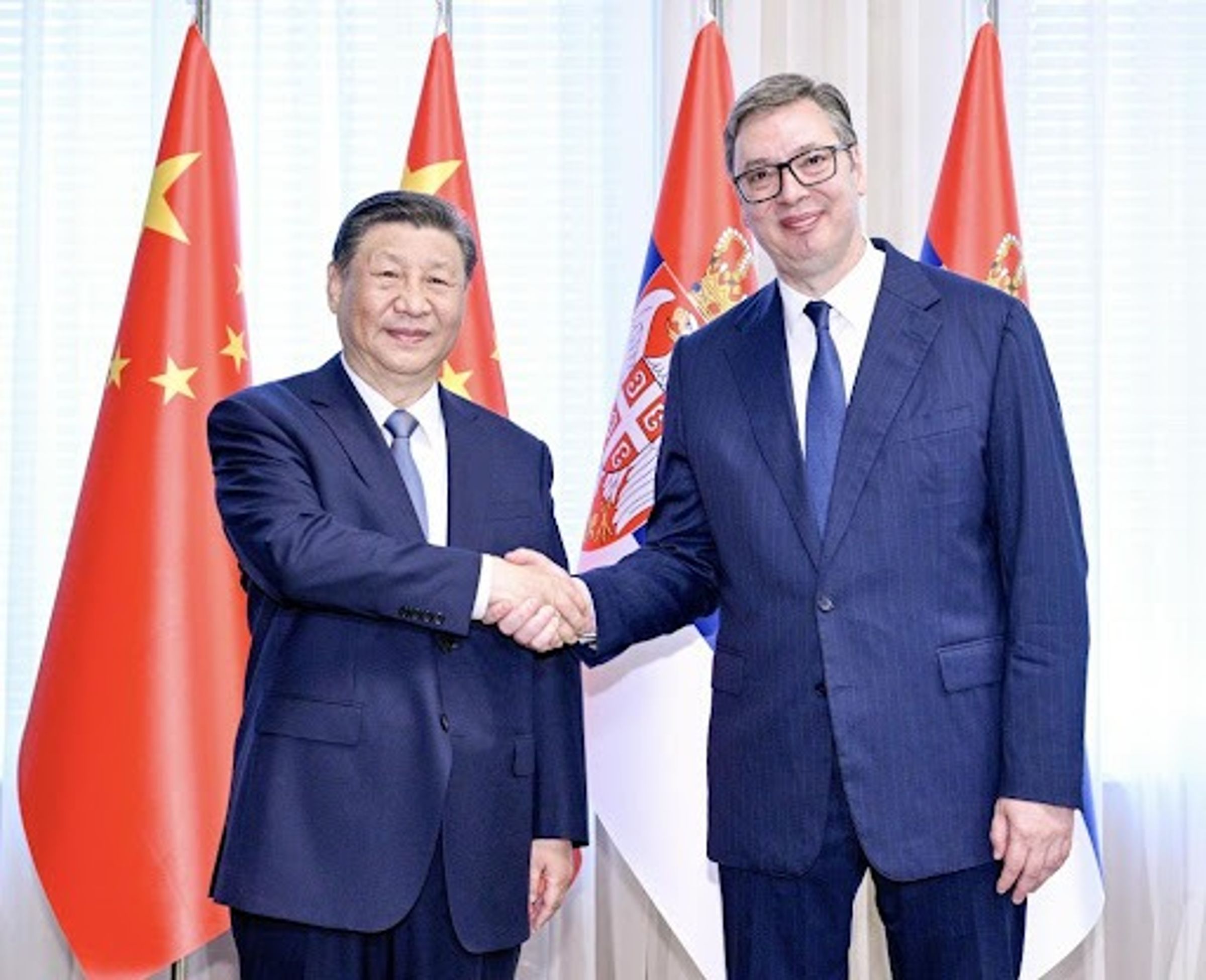 塞爾維亞總統武契奇(右),被視為是中國國家主席習近平最堅定的「好友」。(翻自big5.zlb.gov.cn)
