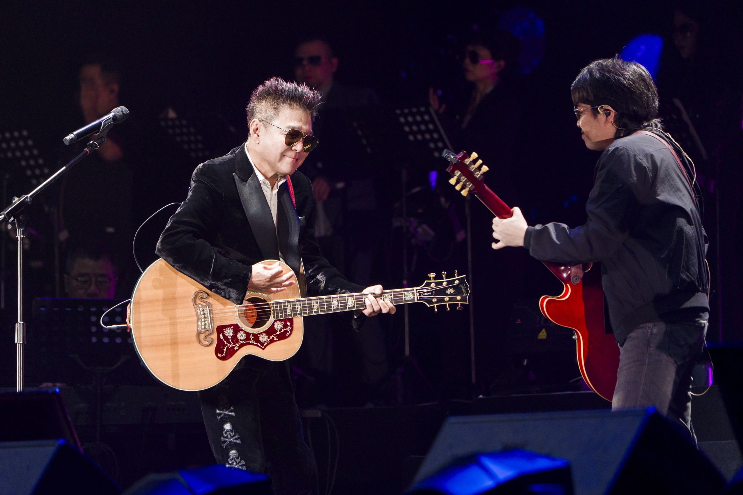 演唱會撞金曲獎,曾入圍第一屆最佳男演唱人、拿過第三屆最佳演唱專輯獎的姜育恆表示沒在怕。(文星文化提供)