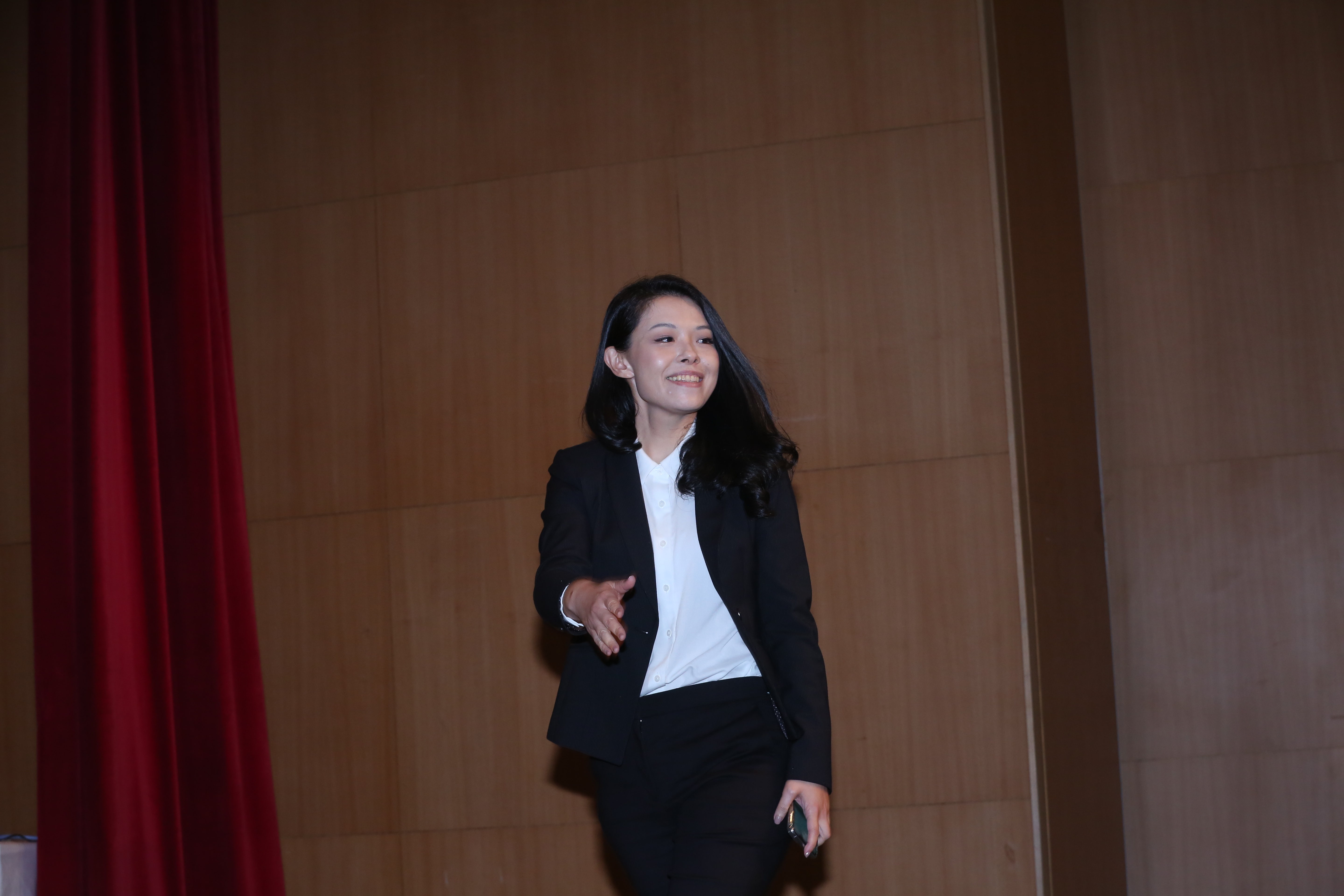 新竹市長高虹安因爆出許多爭議事件,近日有人發起「罷免高虹安:風城安心上路」行動。(本刊資料照)