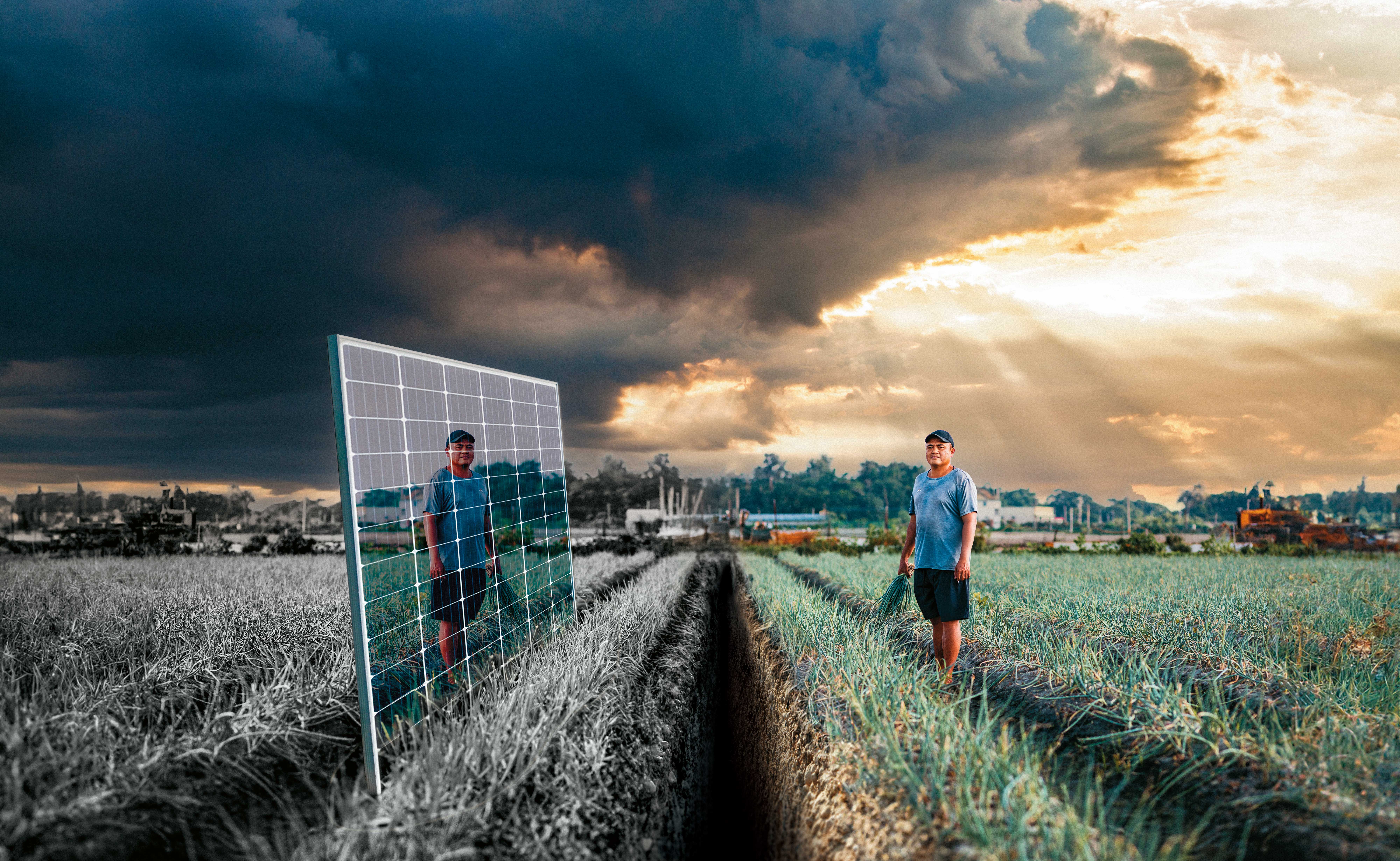 芳苑青農陳宥霖務農12年，對生產銷售都有詳盡規劃，2年前光電商有意進駐開發，許多和他一樣的農民因此感覺生計受到威脅。