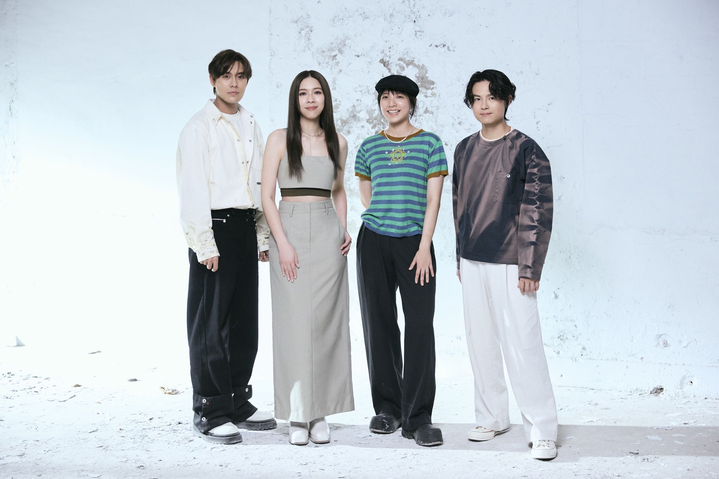 金馬影后鍾雪瑩加盟演出告五人MV〈癒合〉「接住篇」。(相信音樂提供)