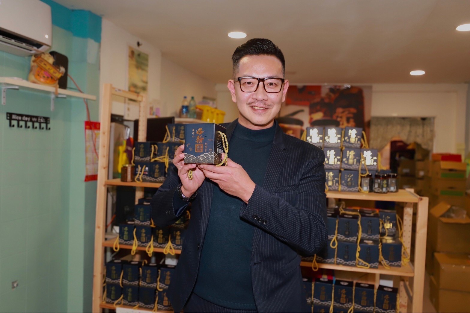 江俊翰因演出反派影響副業好翰醬銷量。（民視提供）