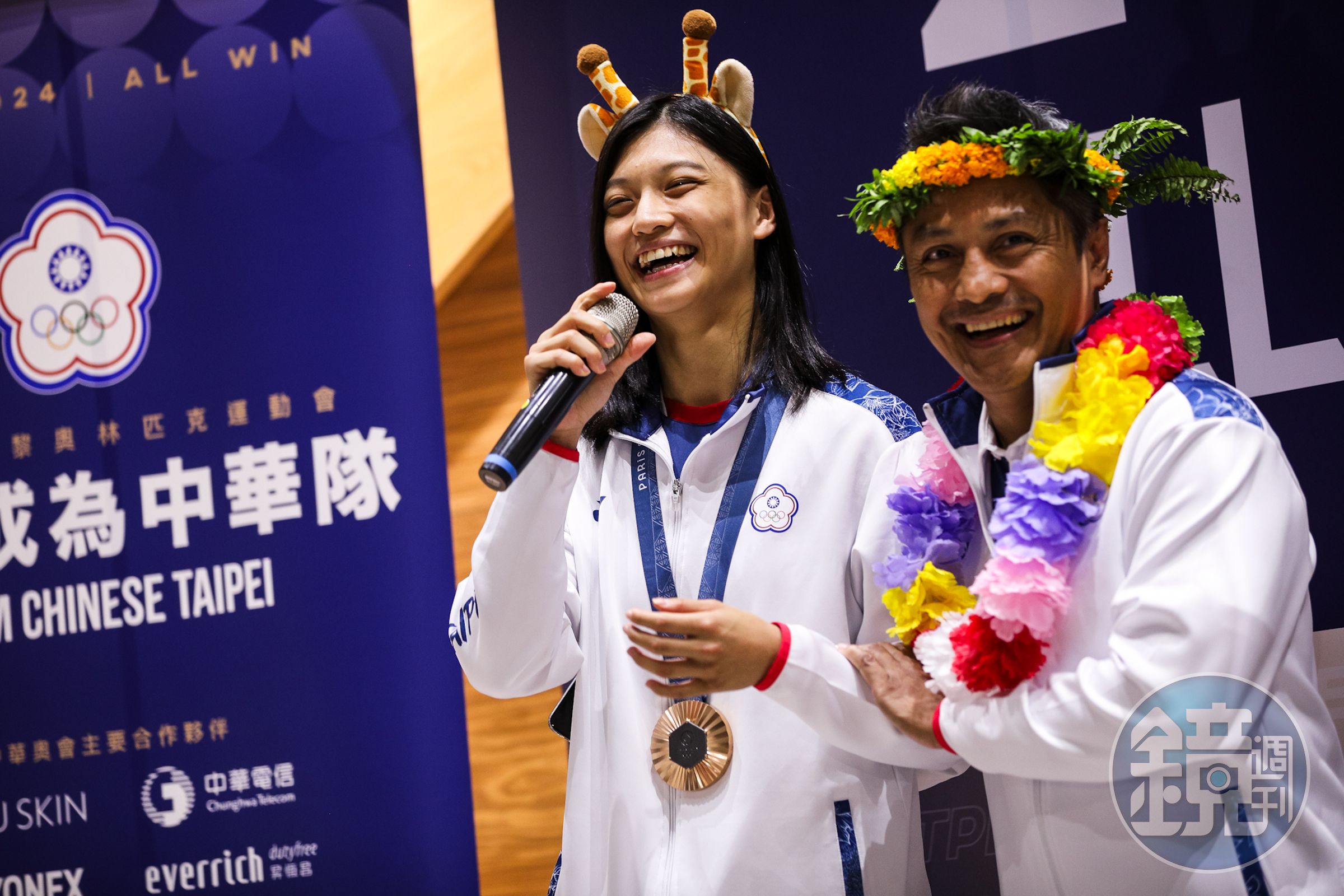 吳詩儀笑說爸爸今天特地放下雞湯麵店來接機,平時爸爸可是不公休的。