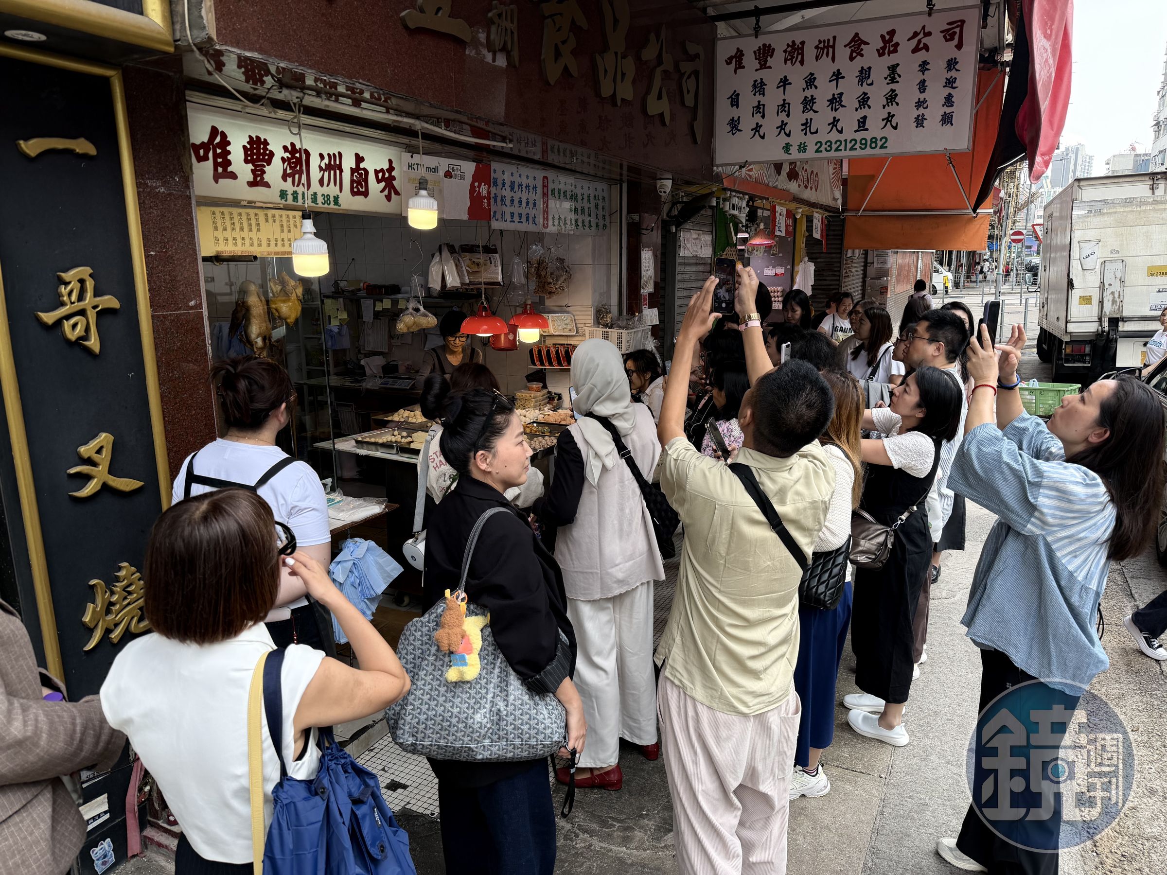 唯豐潮州食品傳出的香氣,瞬間吸引各國媒體記者的目光。(香港旅遊發展局提供)