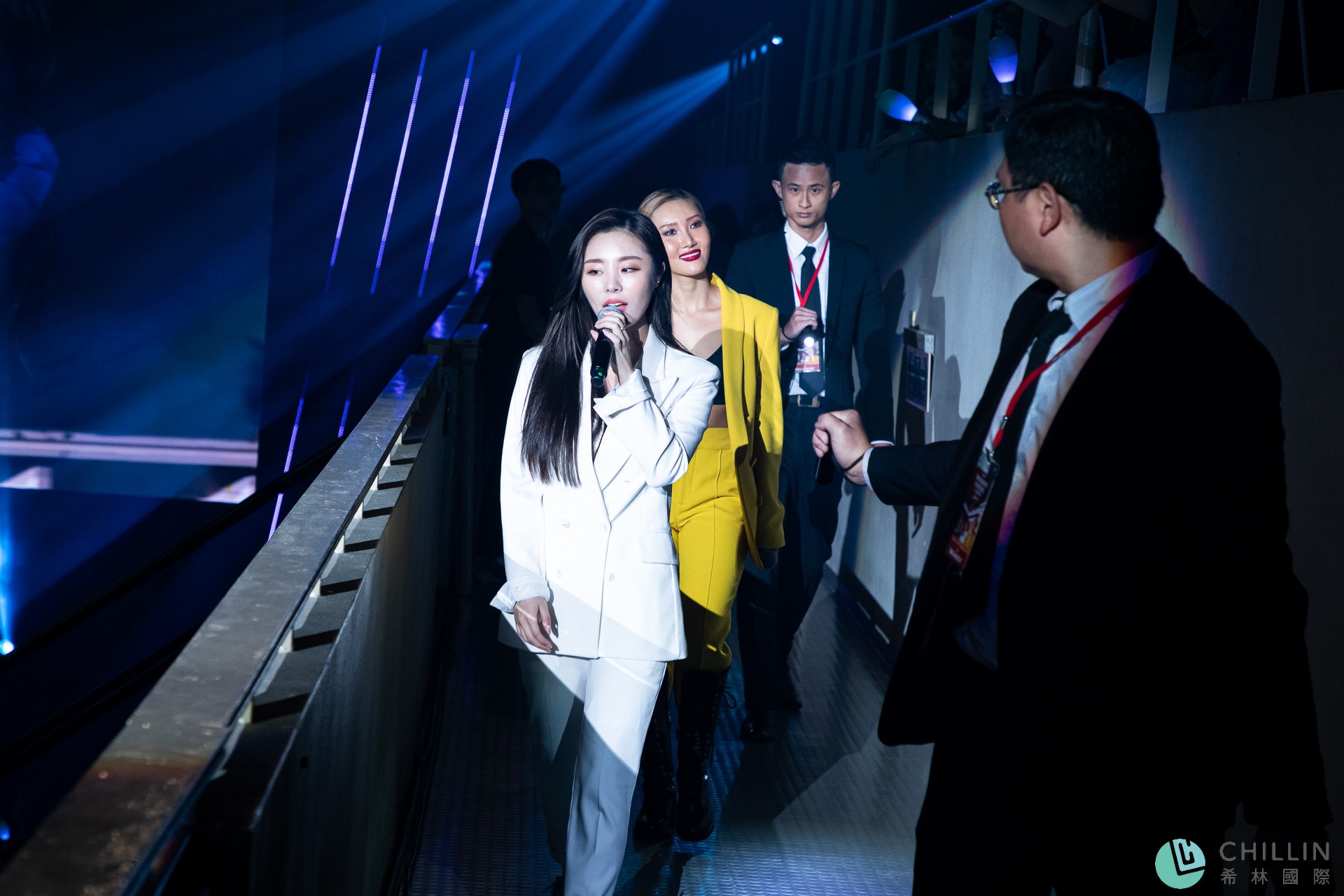  希林國際2019年承辦MAMAMOO演唱會，特別架設延伸台讓成員可以走上二樓與看台粉絲近距離接觸。（希林國際提供）