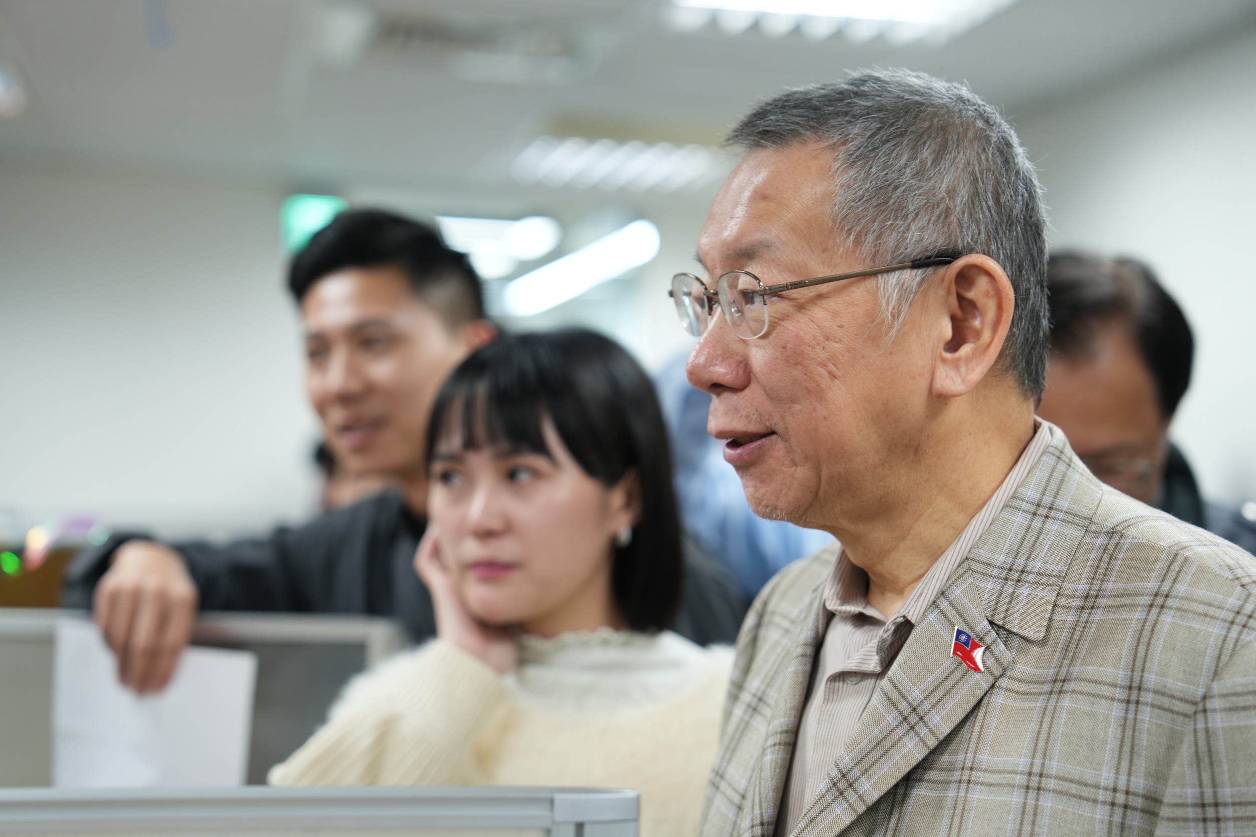 柯文哲再次被裁定羈押禁見，不少人直指是他元旦前往黨中央的行為。（民眾黨提供）