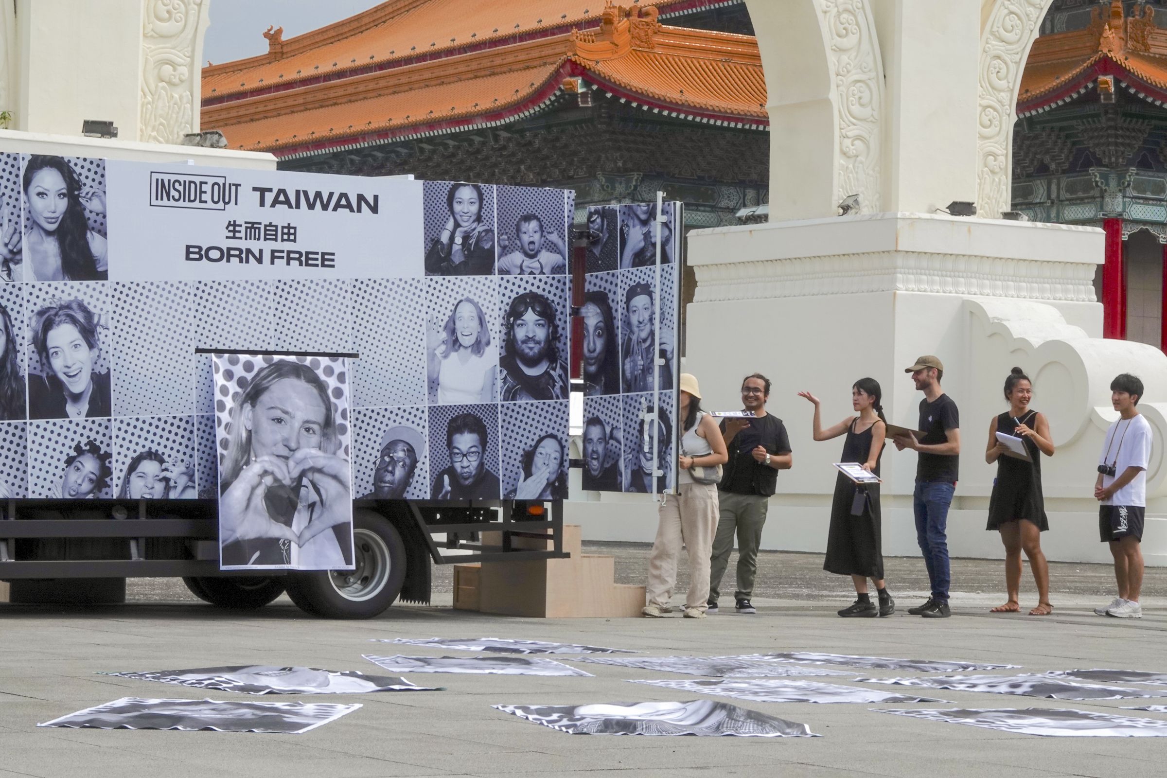 率先開跑的攝影車巡迴已在各地拍下民眾巨大個人照。（台北市文化局提供）