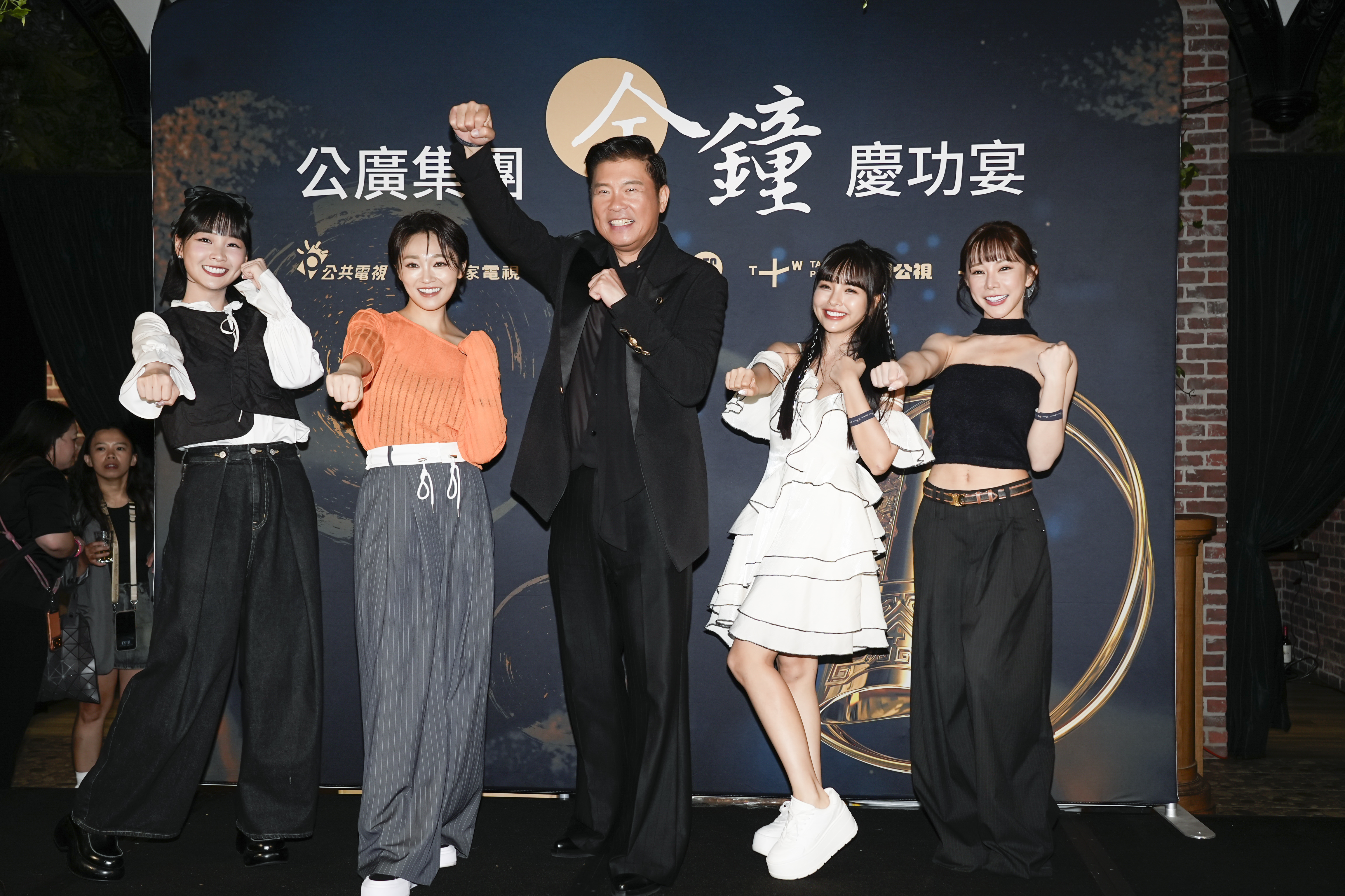 曾國城身材明顯消瘦。
