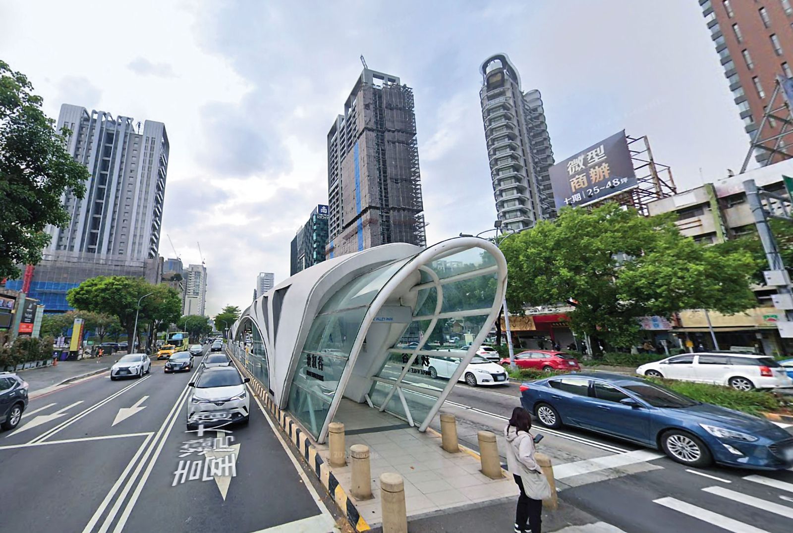 林姓偵查員在犯案期間，換房購置2套熱門地段房產。（翻攝Google Maps）