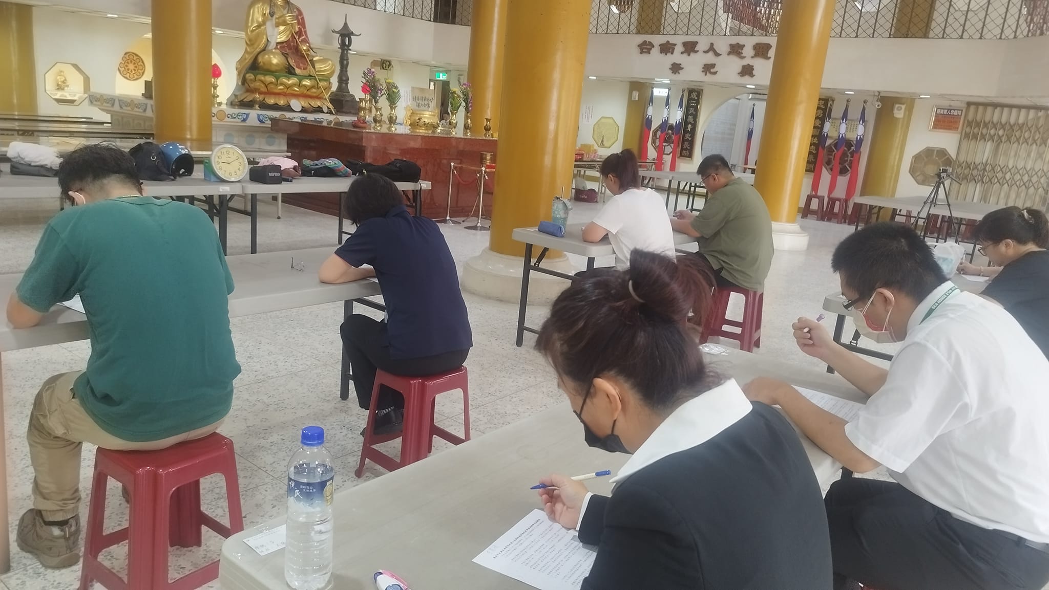 台南市永康區公所舉辦墓納骨塔約僱人員招募考試,這回共吸引8人報考。(翻攝自李皇興臉書)