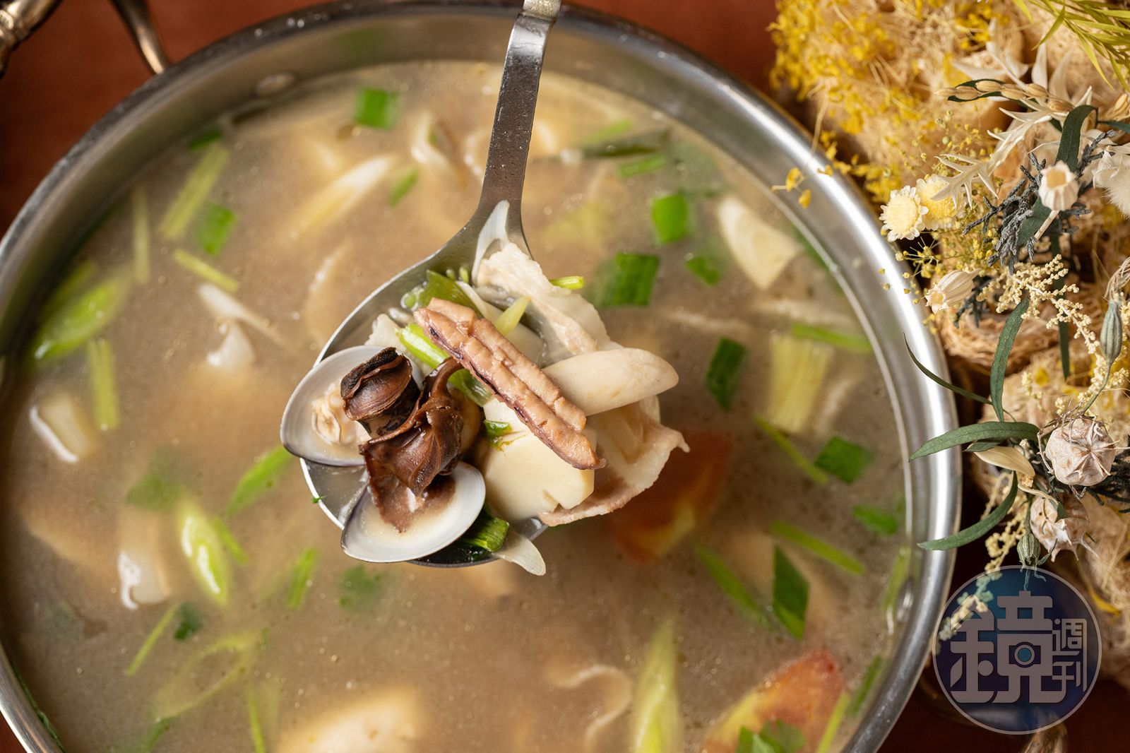 彰化物產旅行3／念念餐桌主廚用野草翻轉台式酒家菜！螺肉蒜、炸肉圓、爌肉飯　吃出食材的故事