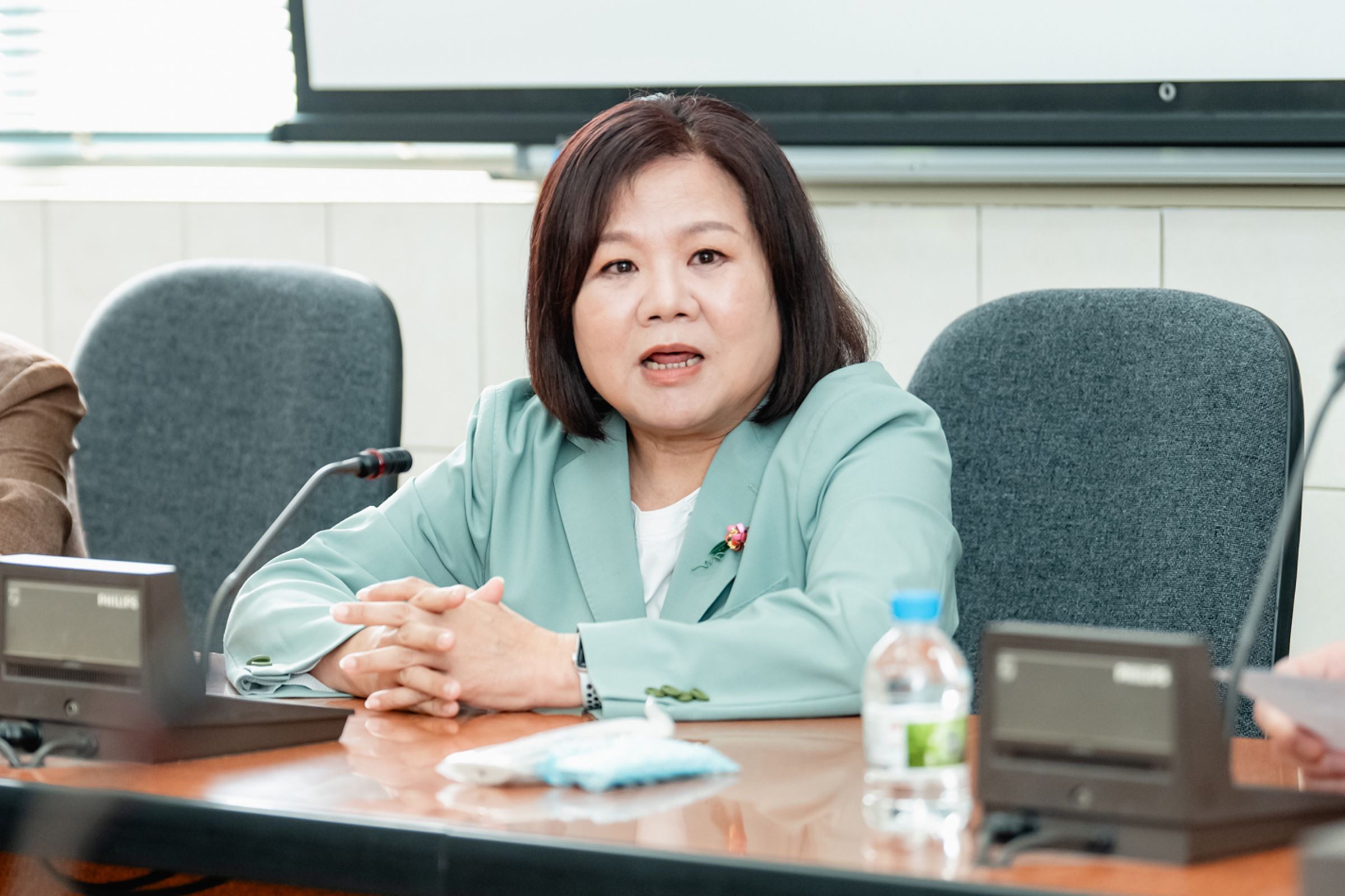 許銘春（圖）曾為謝宜容上司，昨晚間她除再次道歉外，也反擊外界指控。（翻攝自許銘春臉書）