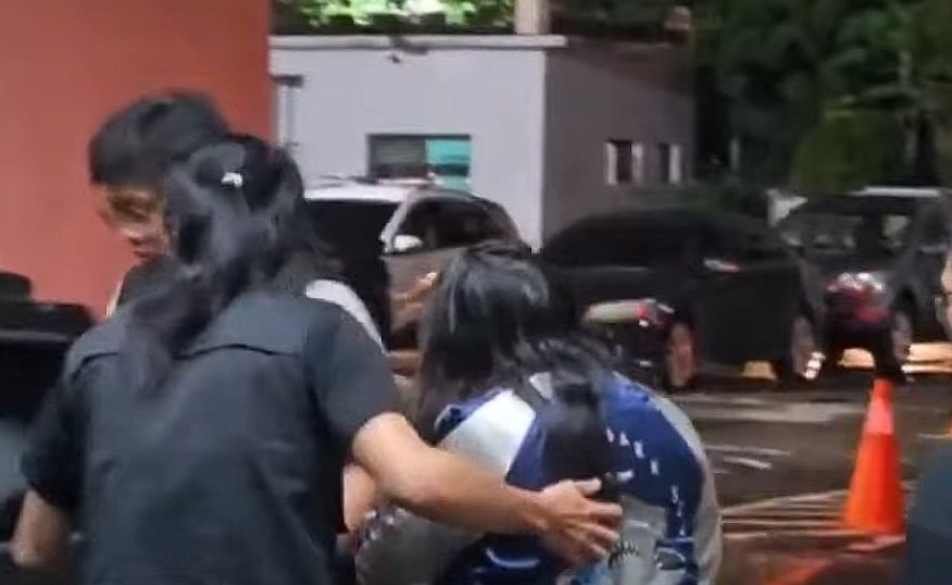 檢方追查團購主李女的手機，發現疑似還有其他受害者，已被李女詐取100多萬元。（鏡新聞）