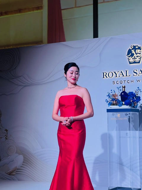 女高音蔣啟真獻唱兩段經典歌劇，令賓客聽得如癡如醉。
