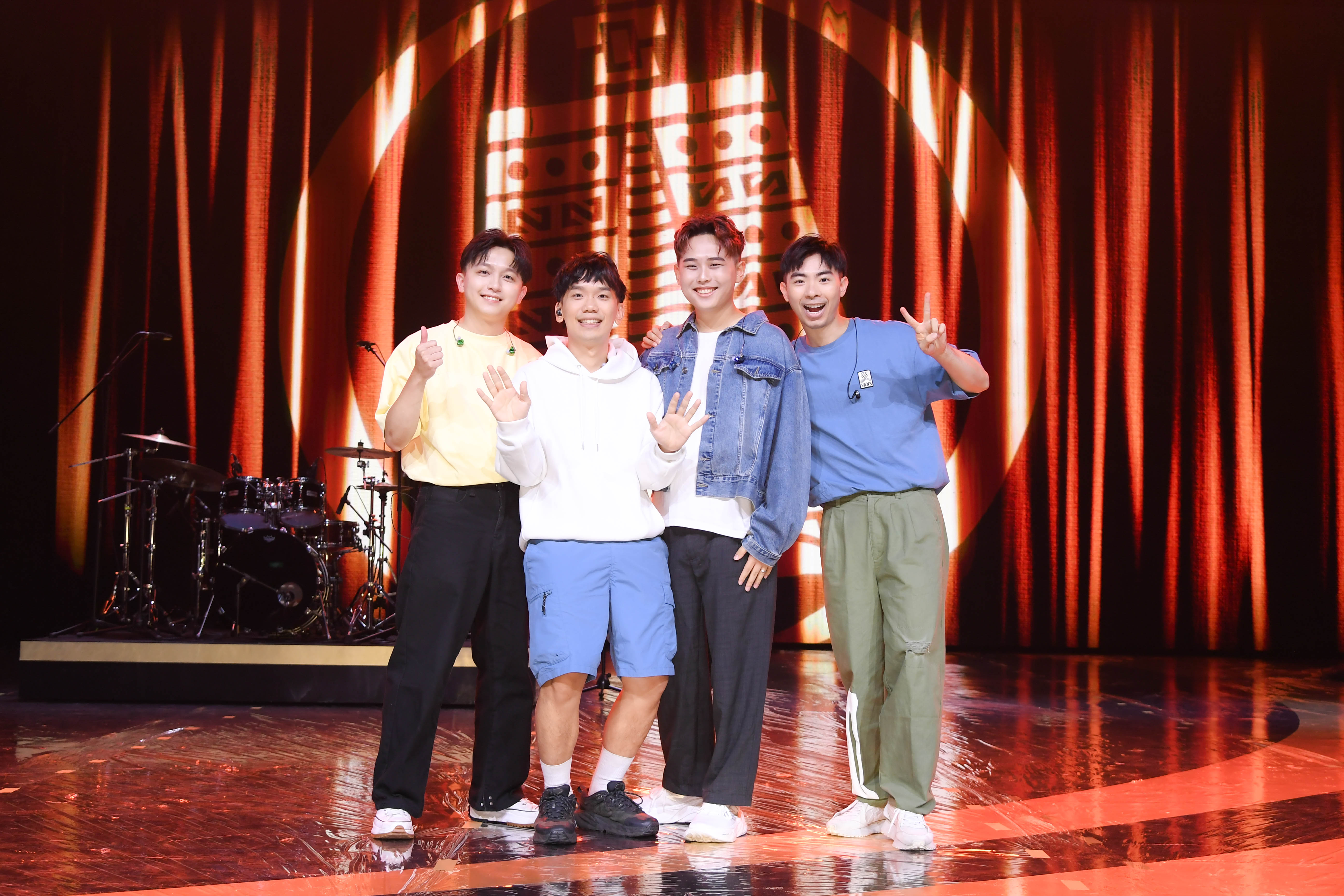 理想混蛋今晚在廣播金鐘演唱，許願未來可以湊滿三金。（三立提供）