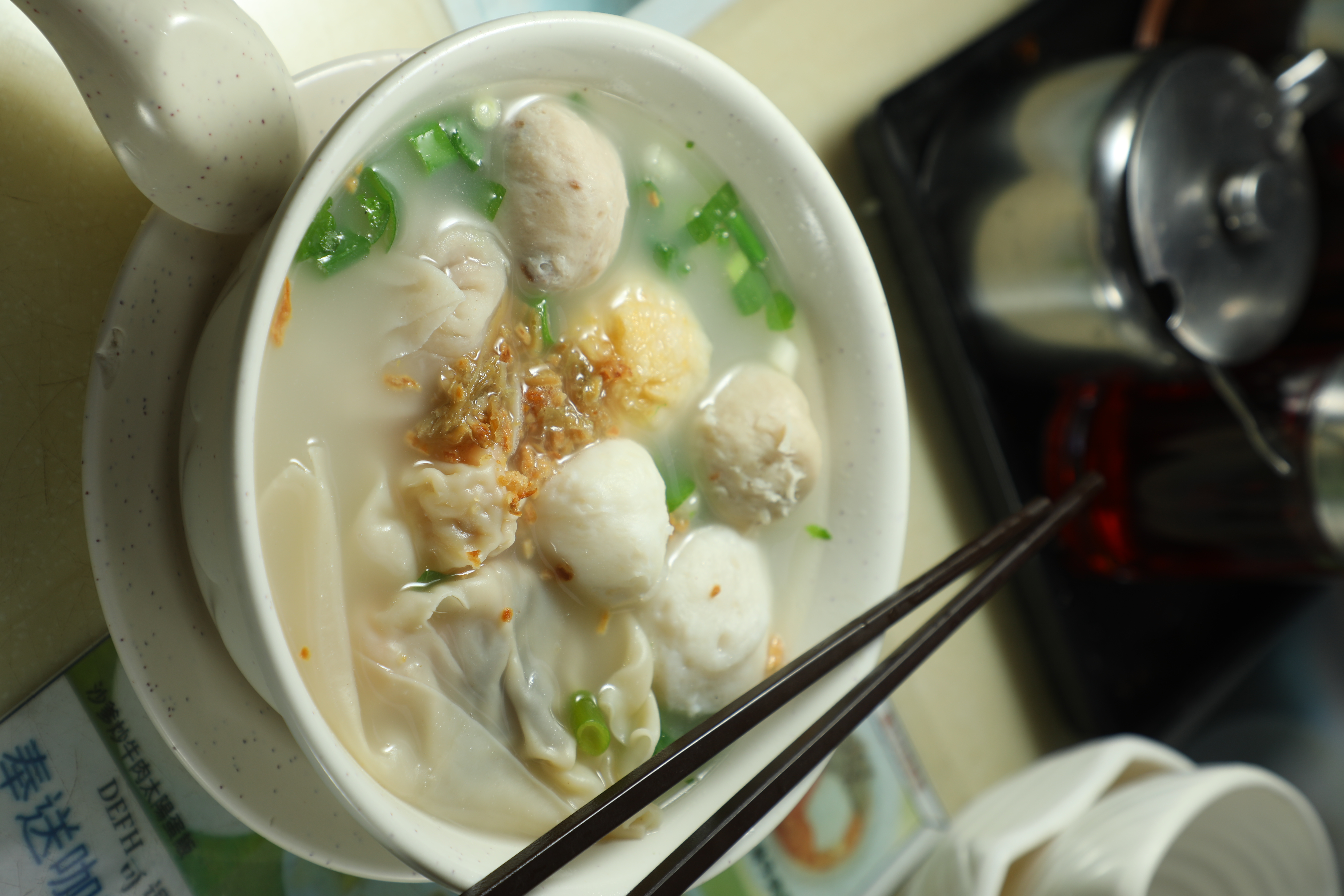 「金牌八寶湯窩」可以選大小碗,小碗的分量就已經讓我飽到天靈蓋。(港幣130元/大碗、港幣70元/小碗)