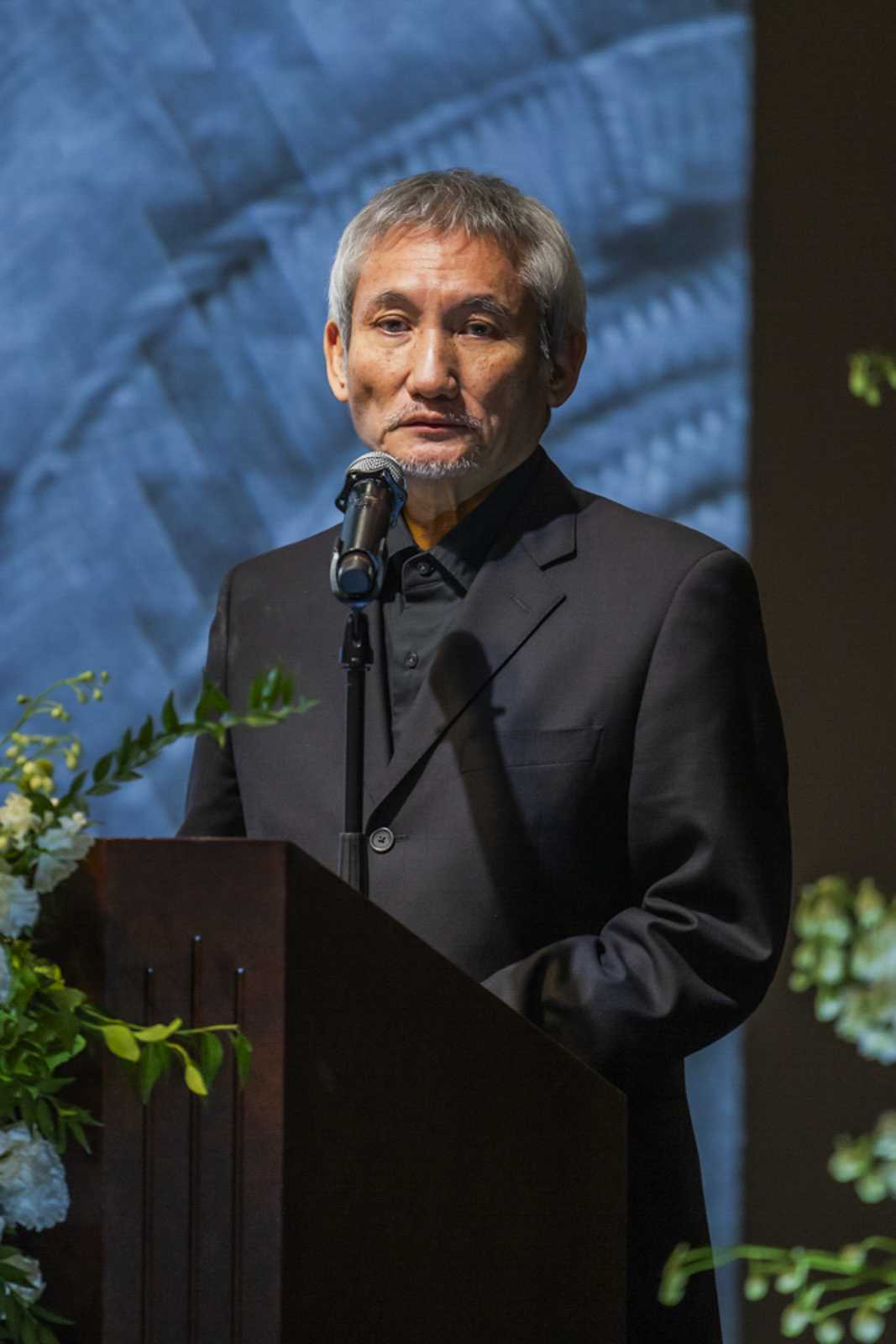 儘管愛情已不在，導演徐克為前妻剪輯了一支記錄兩人數十年相伴歲月的生活短片，令人鼻酸。（電影工作室提供）