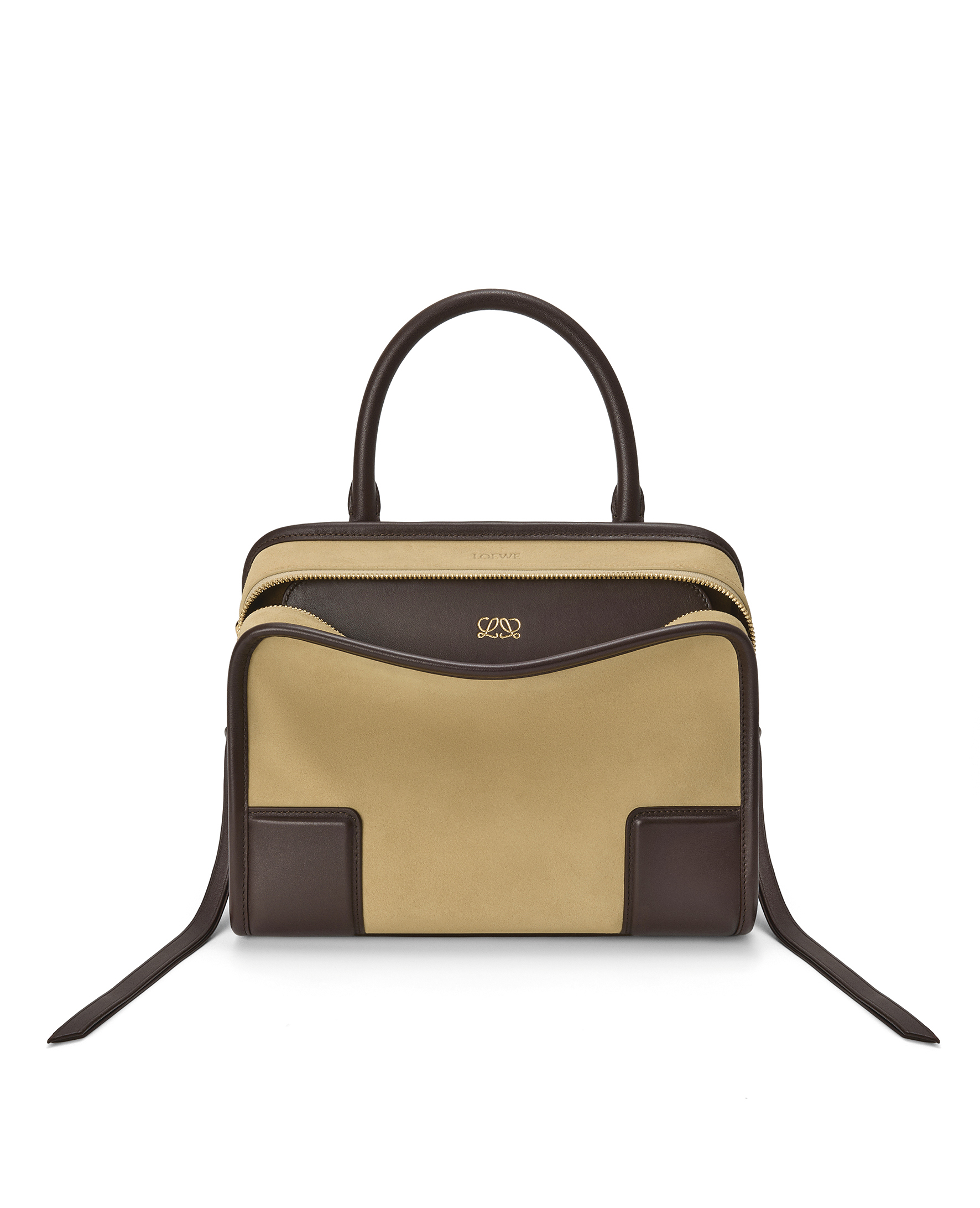 金色／巧克棕組合的麂皮款式小型Amazona 180 價格店洽。（LOEWE提供）