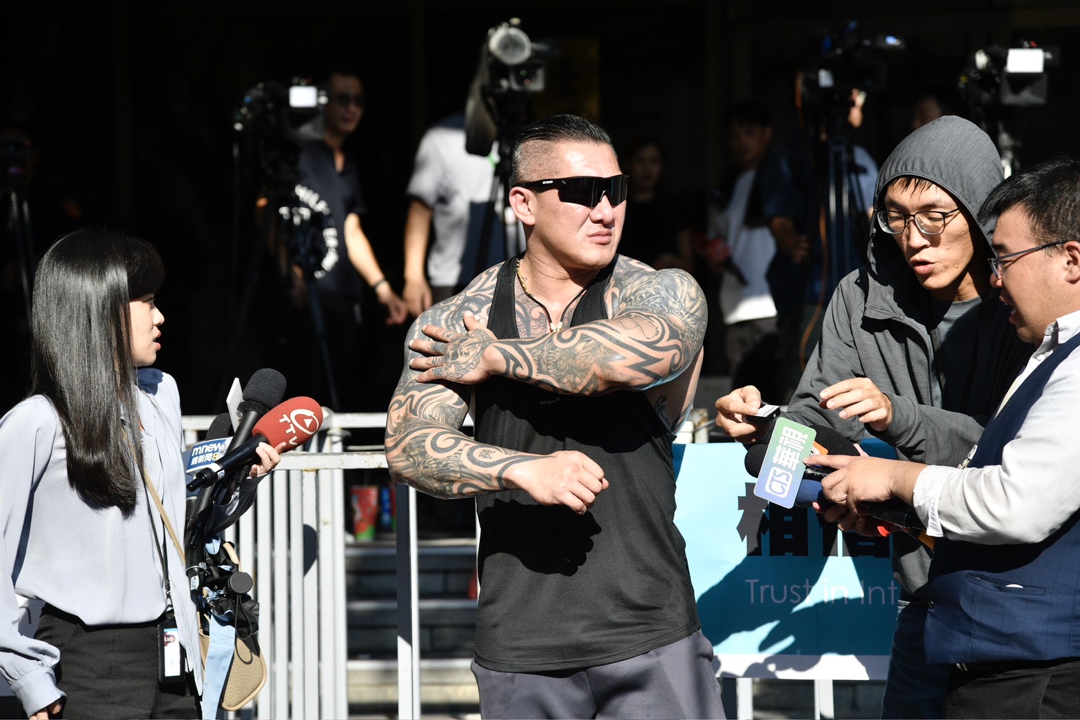 館長昨到北檢聲援柯文哲。