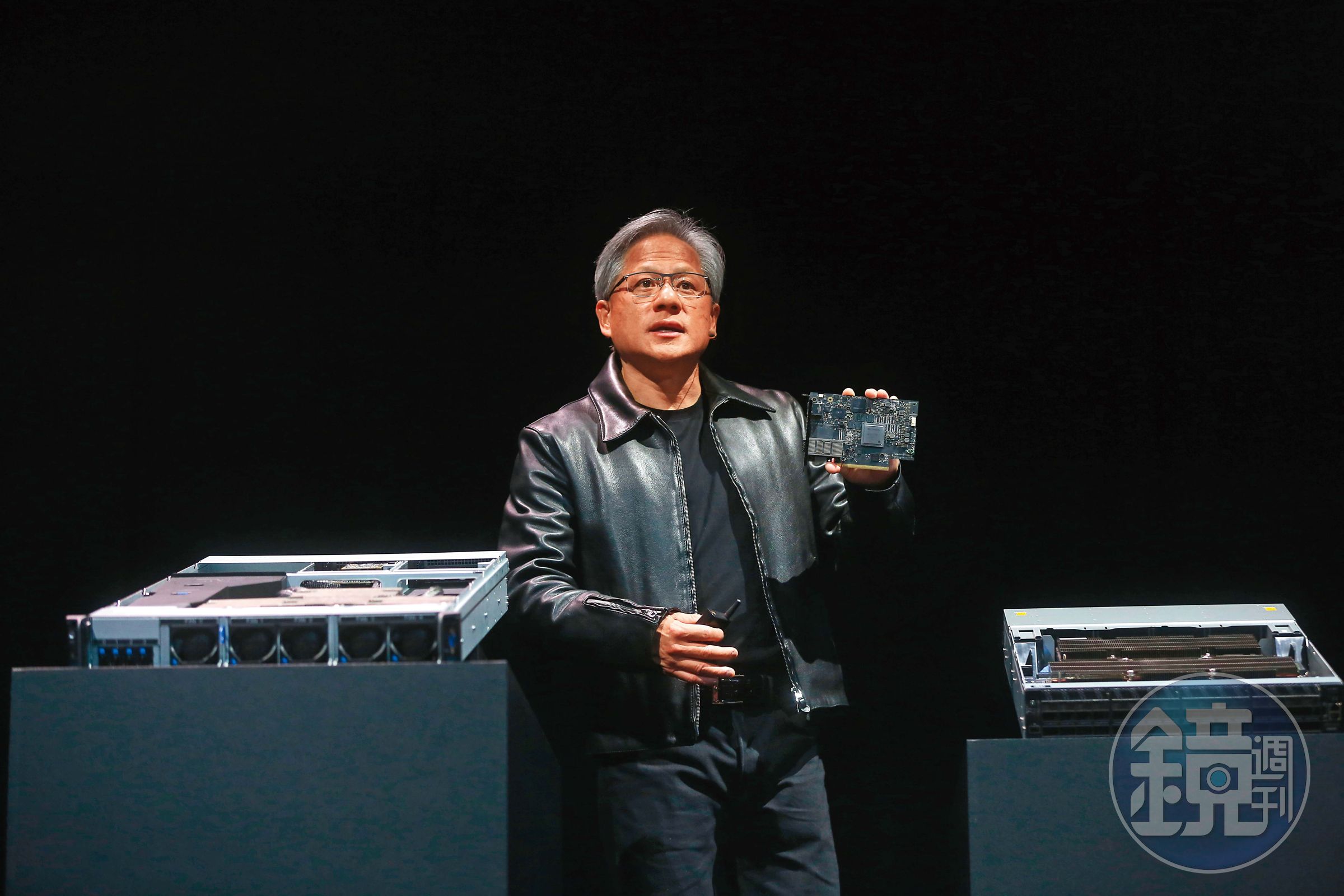 AI技術翻開新篇章,輝達(NVIDIA)執行長黃仁勳成AI教父。