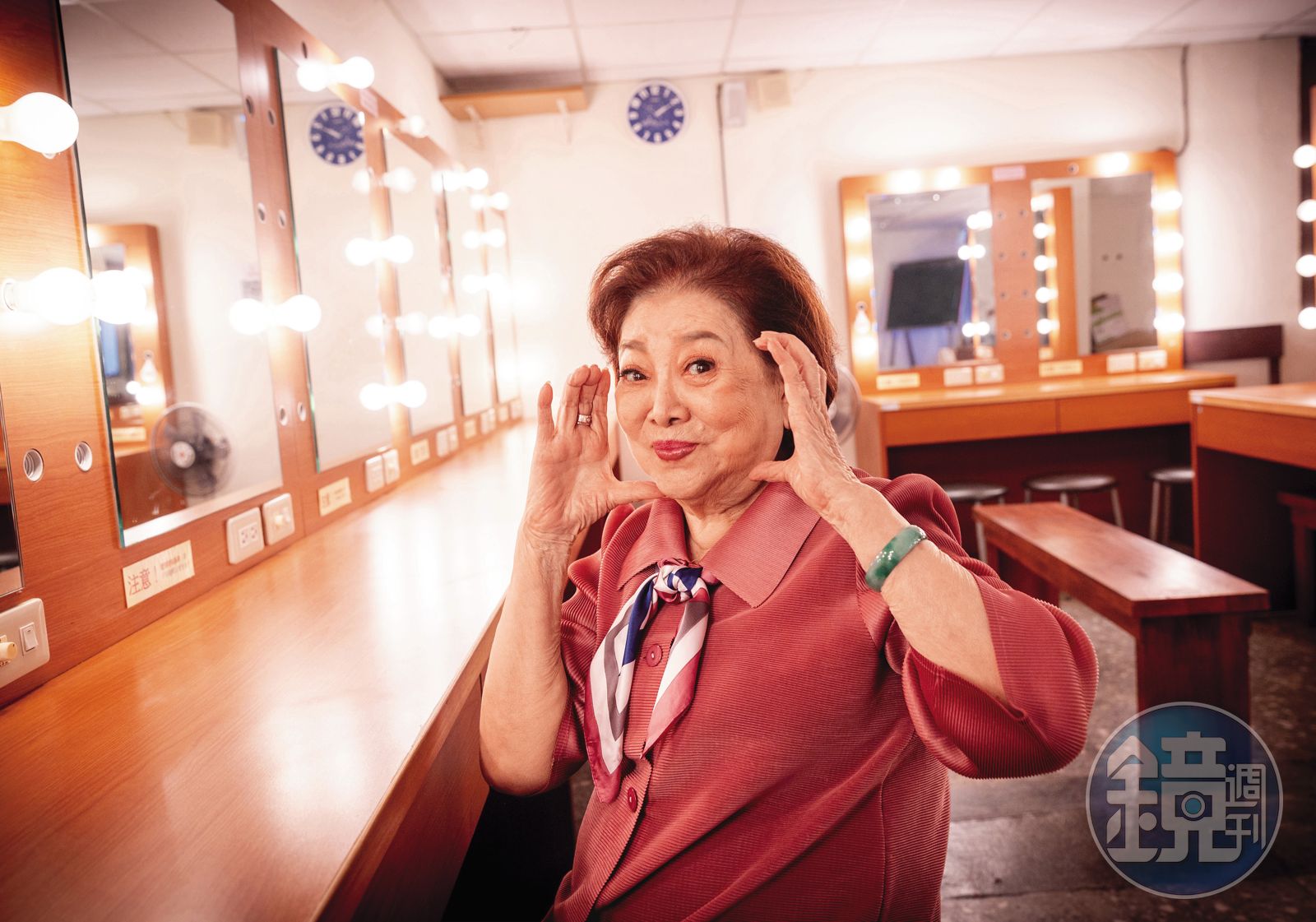 一鏡到底/ 活成一座金礦 陳淑芳