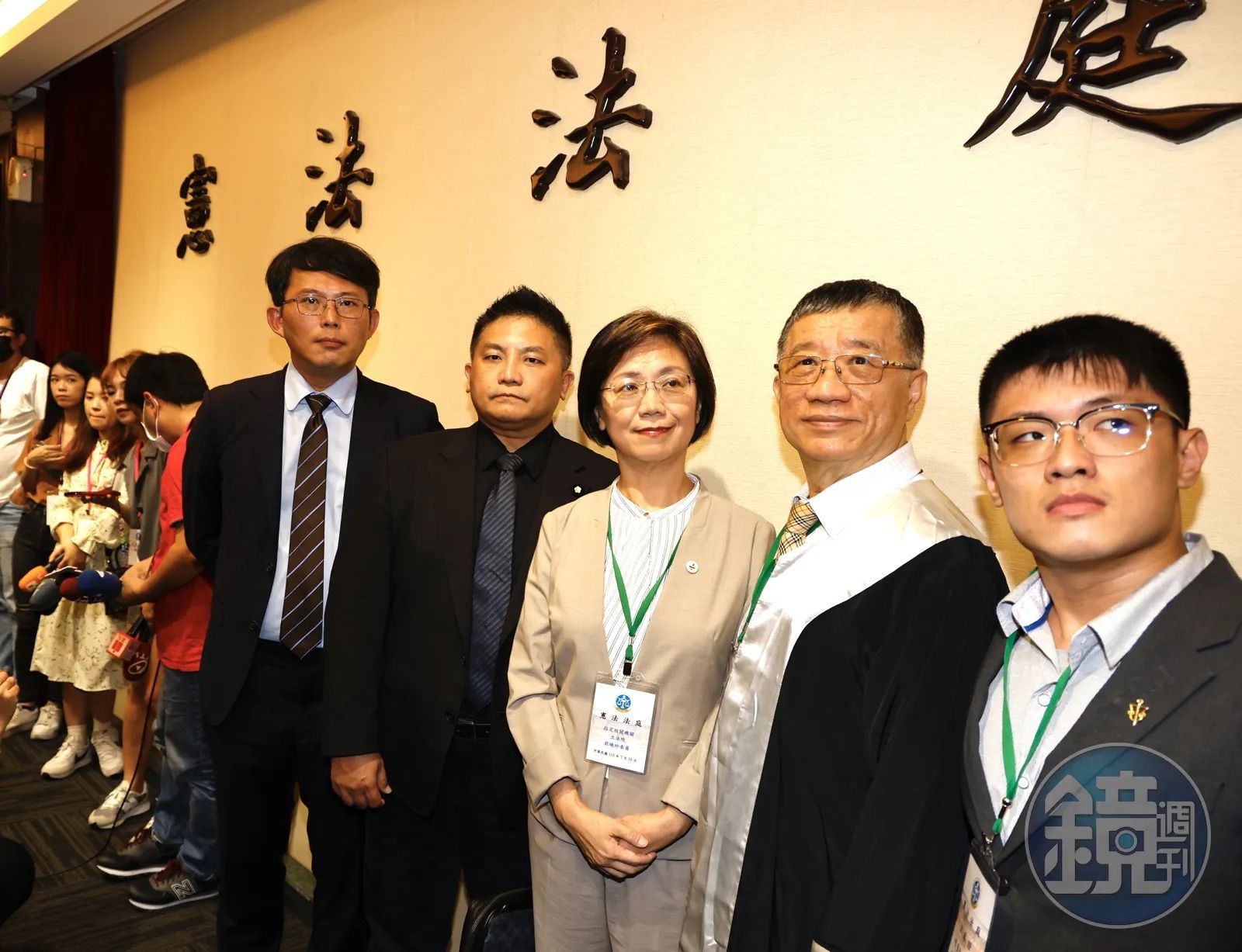 柯文哲委任的新律師林石猛(右2)，曾由民眾黨立委黨團推薦在憲法法庭擔任訴訟代理人。(杭大鵬攝)
