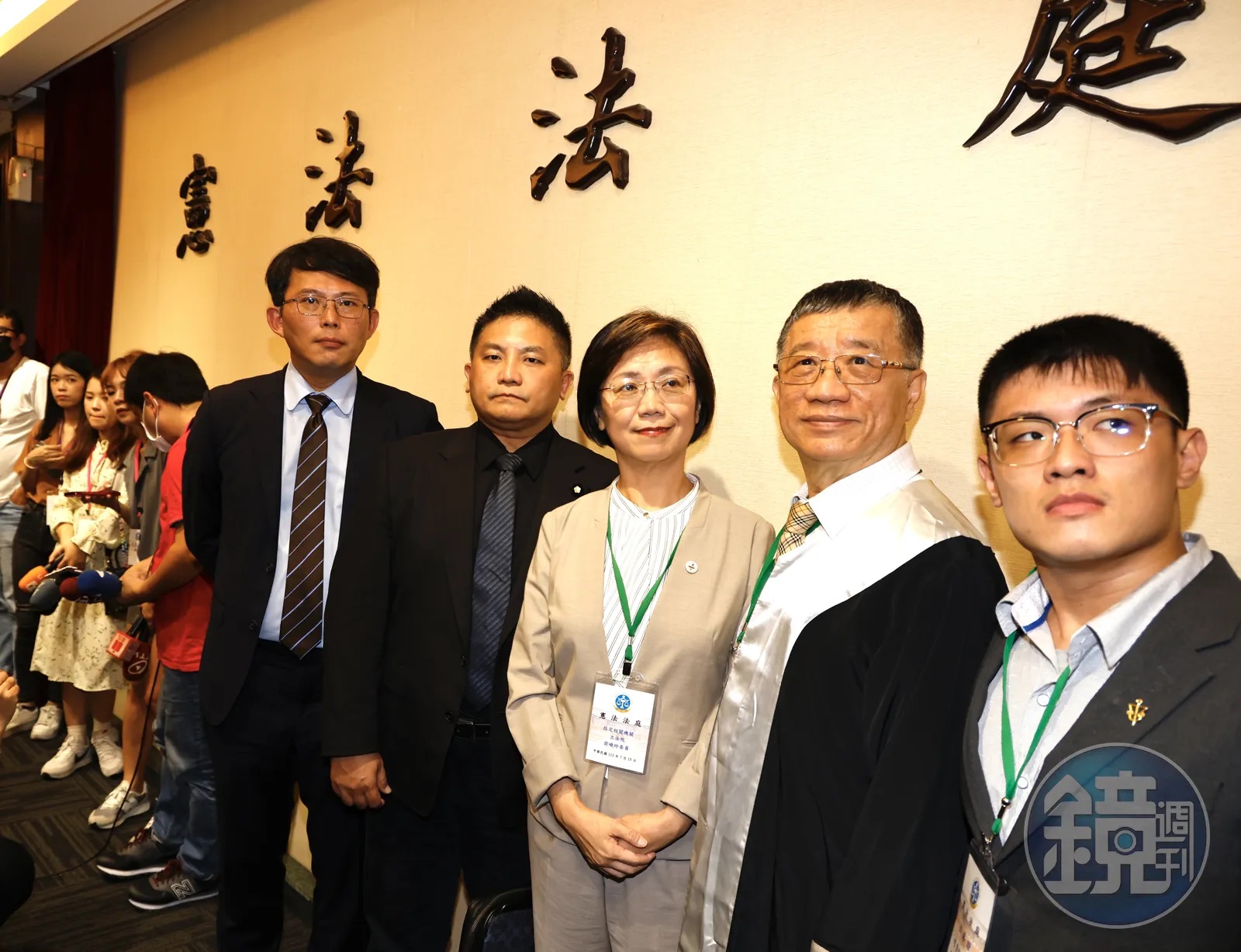 柯文哲委任的新律師林石猛(右2)，曾由民眾黨立委黨團推薦在憲法法庭擔任訴訟代理人。(杭大鵬攝)