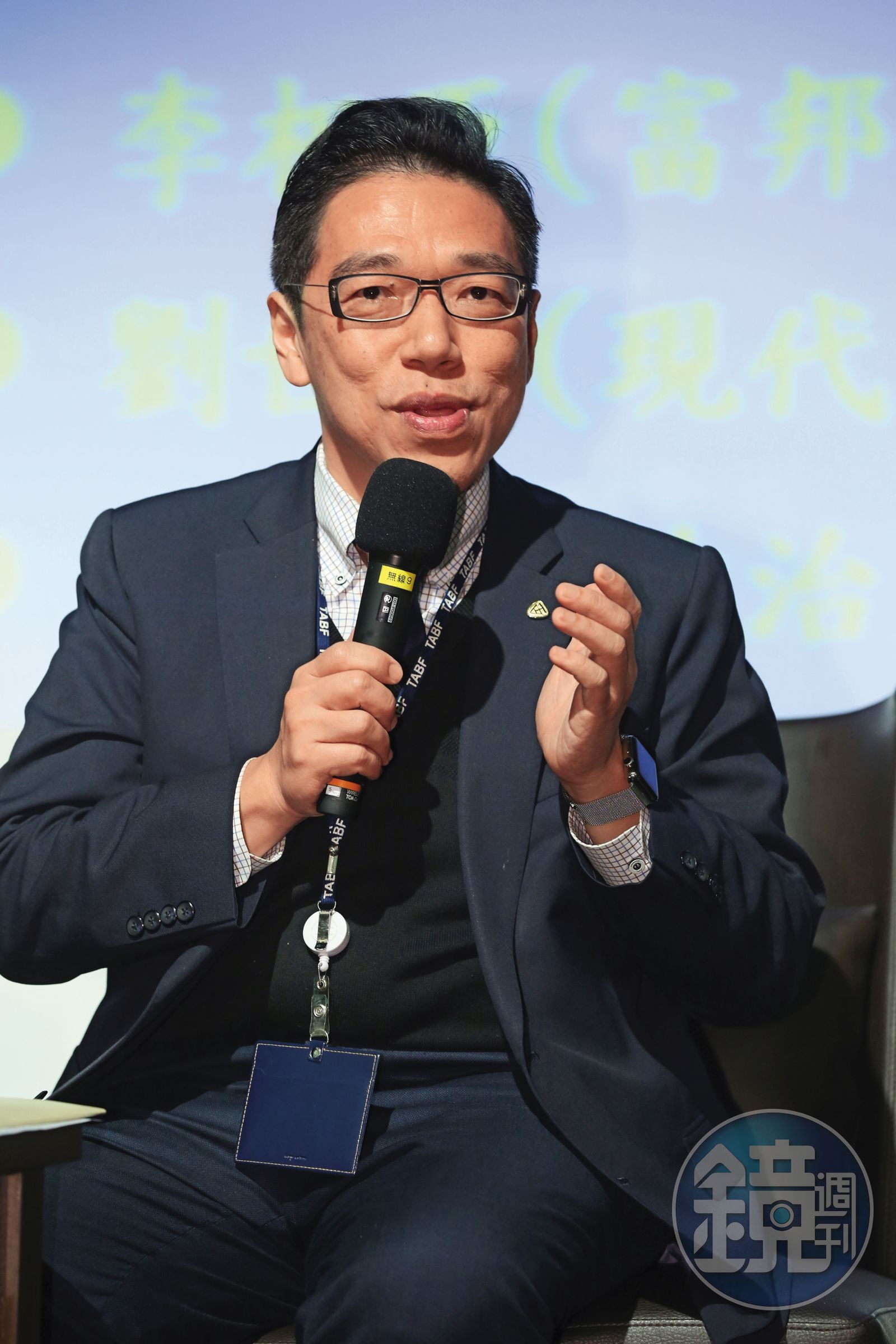 蔡英文的讀書會成員可見多名前任政務官及專家身影，包括前國發會副主委施克和、前行政院主計總處主計長朱澤民、前金融研訓院院長黃崇哲（圖）等