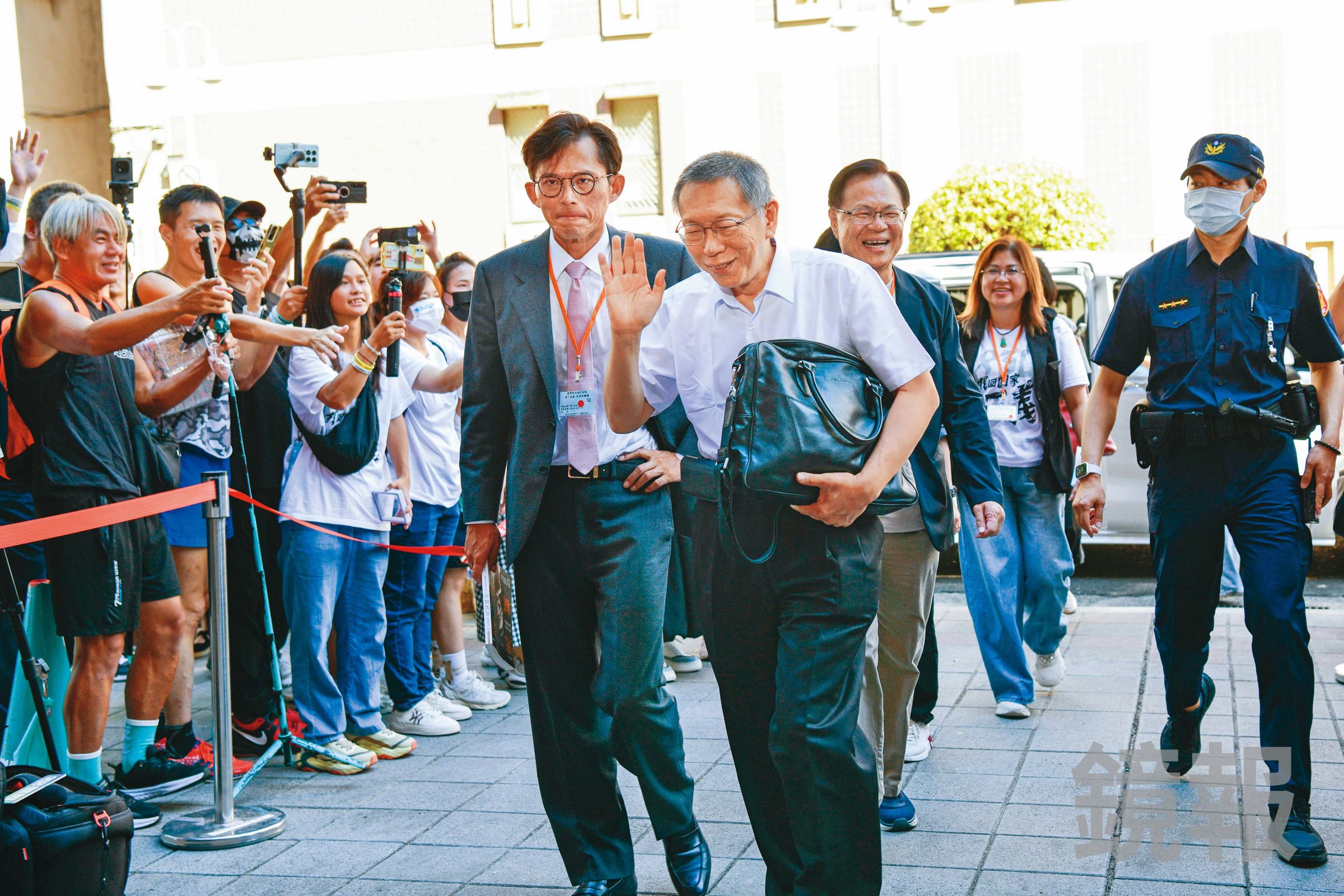 本刊掌握,柯文哲私下告訴友人,黃國昌即便沒立委身分,「陽春黨主席也要能帶得動黨」。(鏡報李智為)