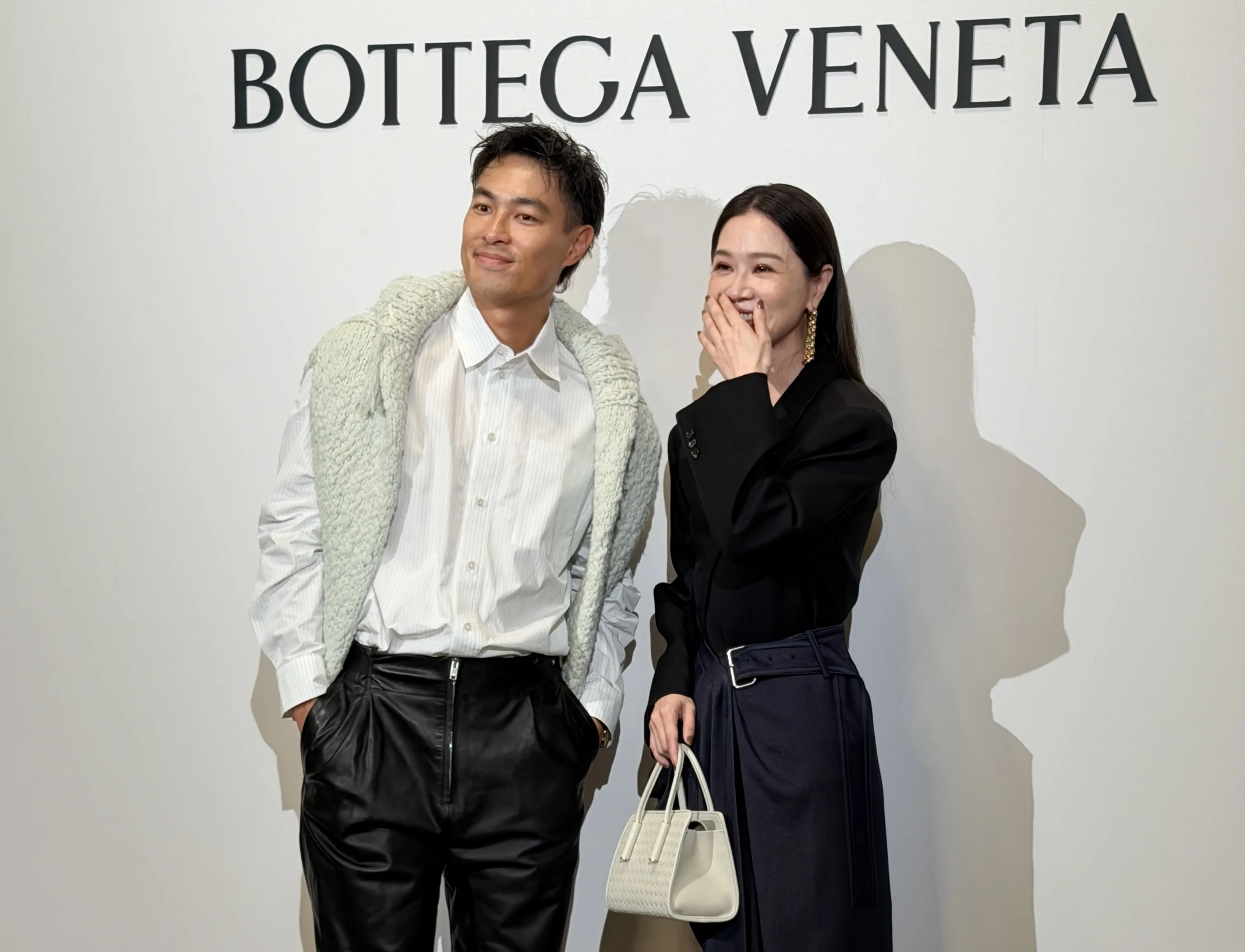 （左起）楊祐寧與謝盈萱出席BOTTEGA VENETA 2026秋冬系列發表會。（陳慧明攝）       