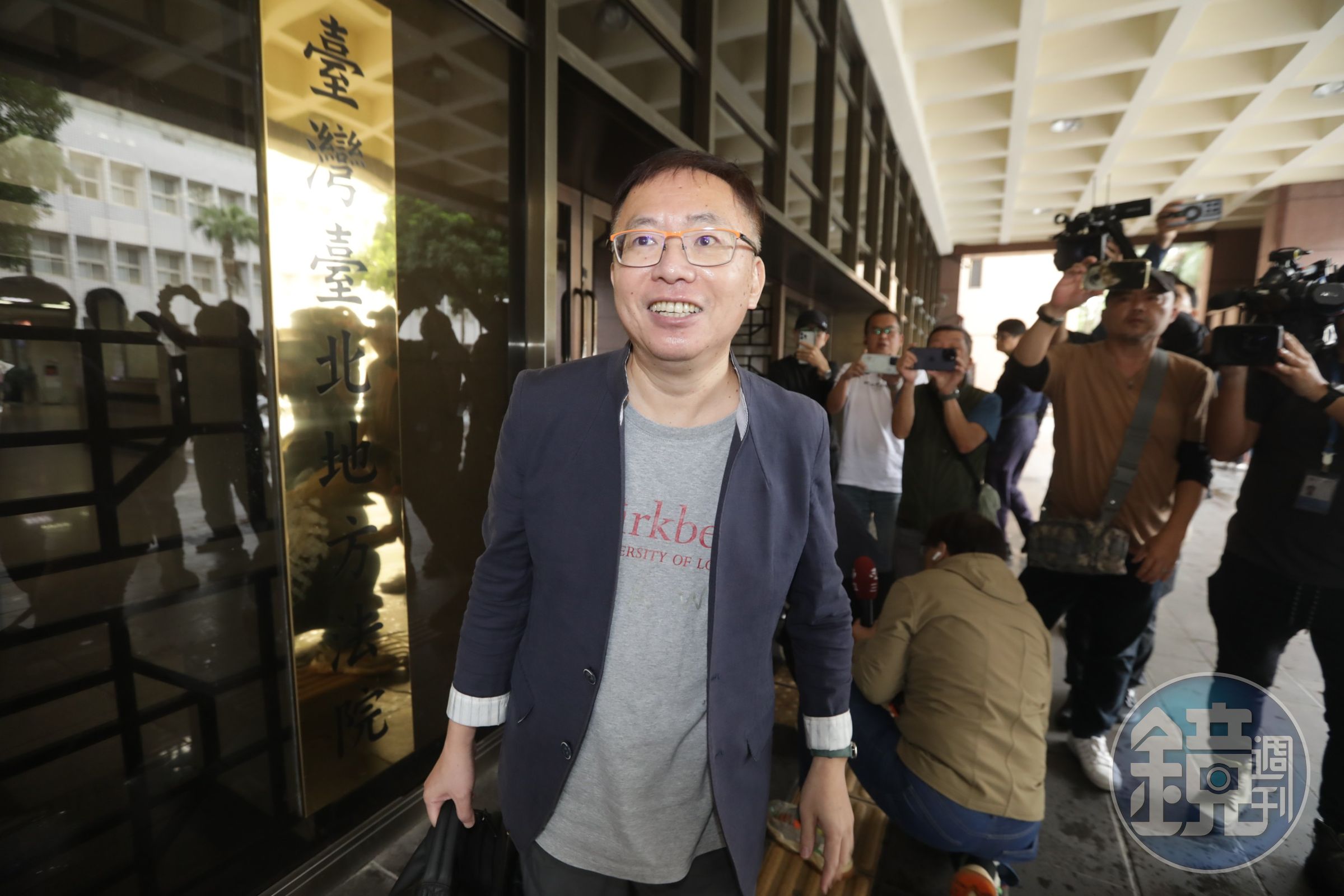 《菱傳媒》董事長施威全今天以證人身分赴北檢作證。