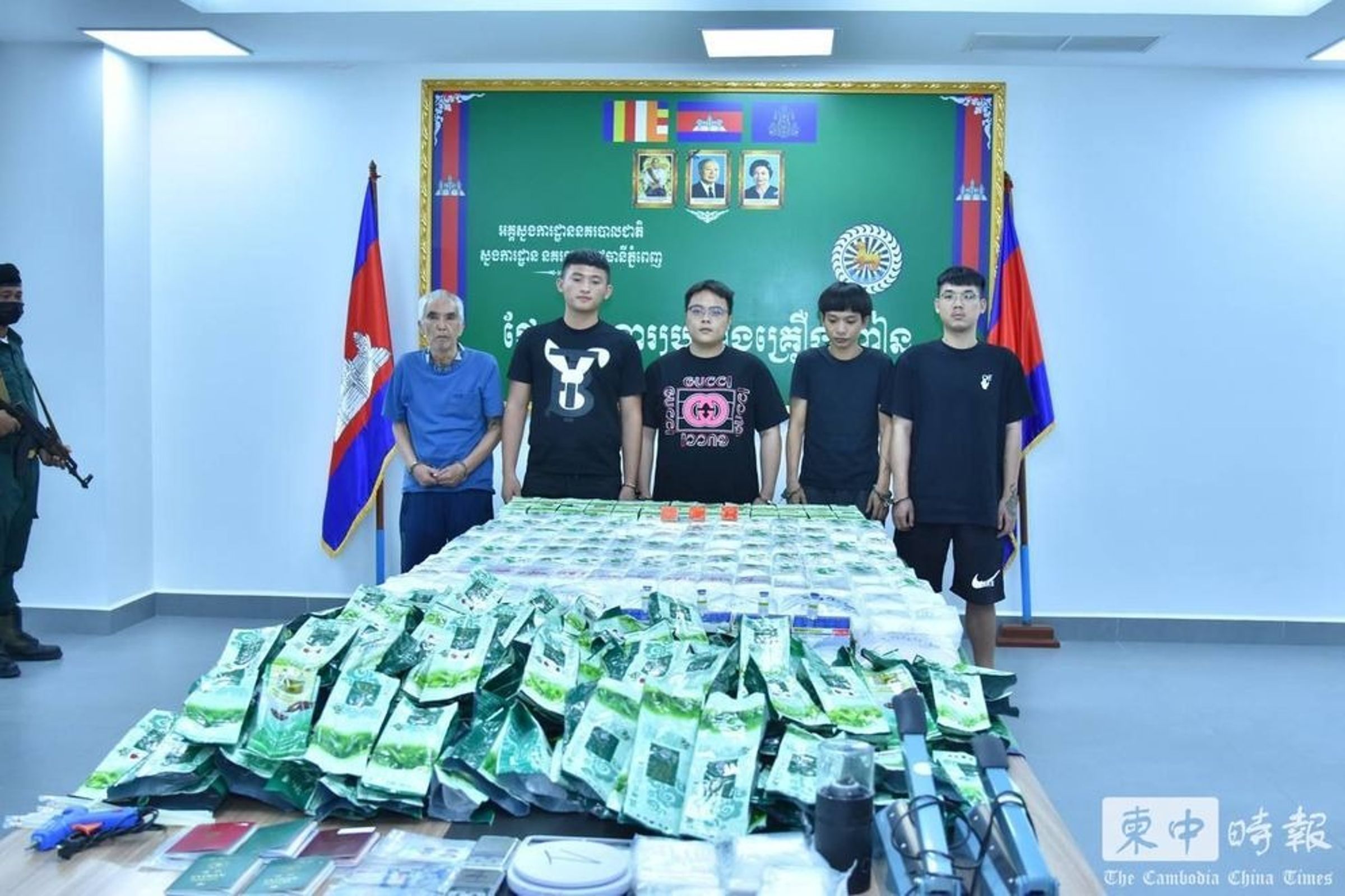 3台灣毒販在柬埔寨遭逮,搜出145公斤毒品!恐判終身監禁。(翻自《柬中時報》)