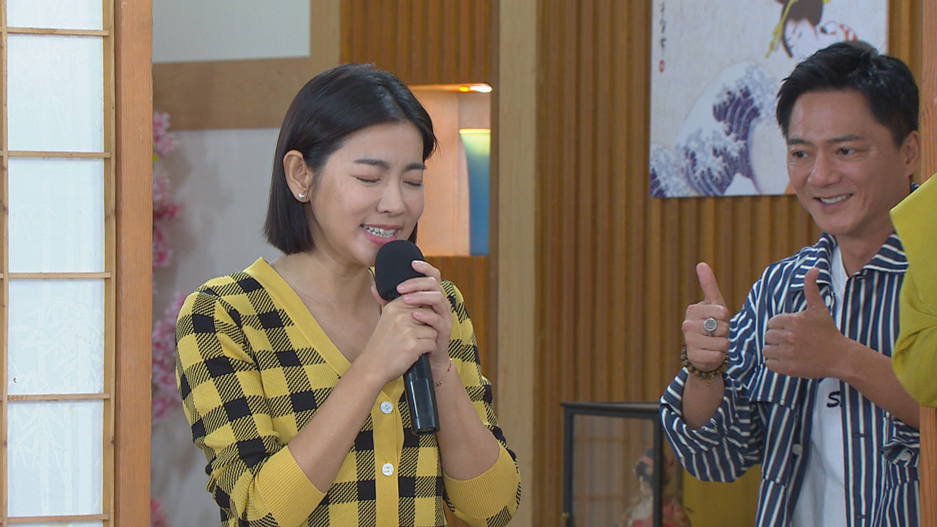 藍葦華直言米可白唱歌比較辛苦。（民視提供）