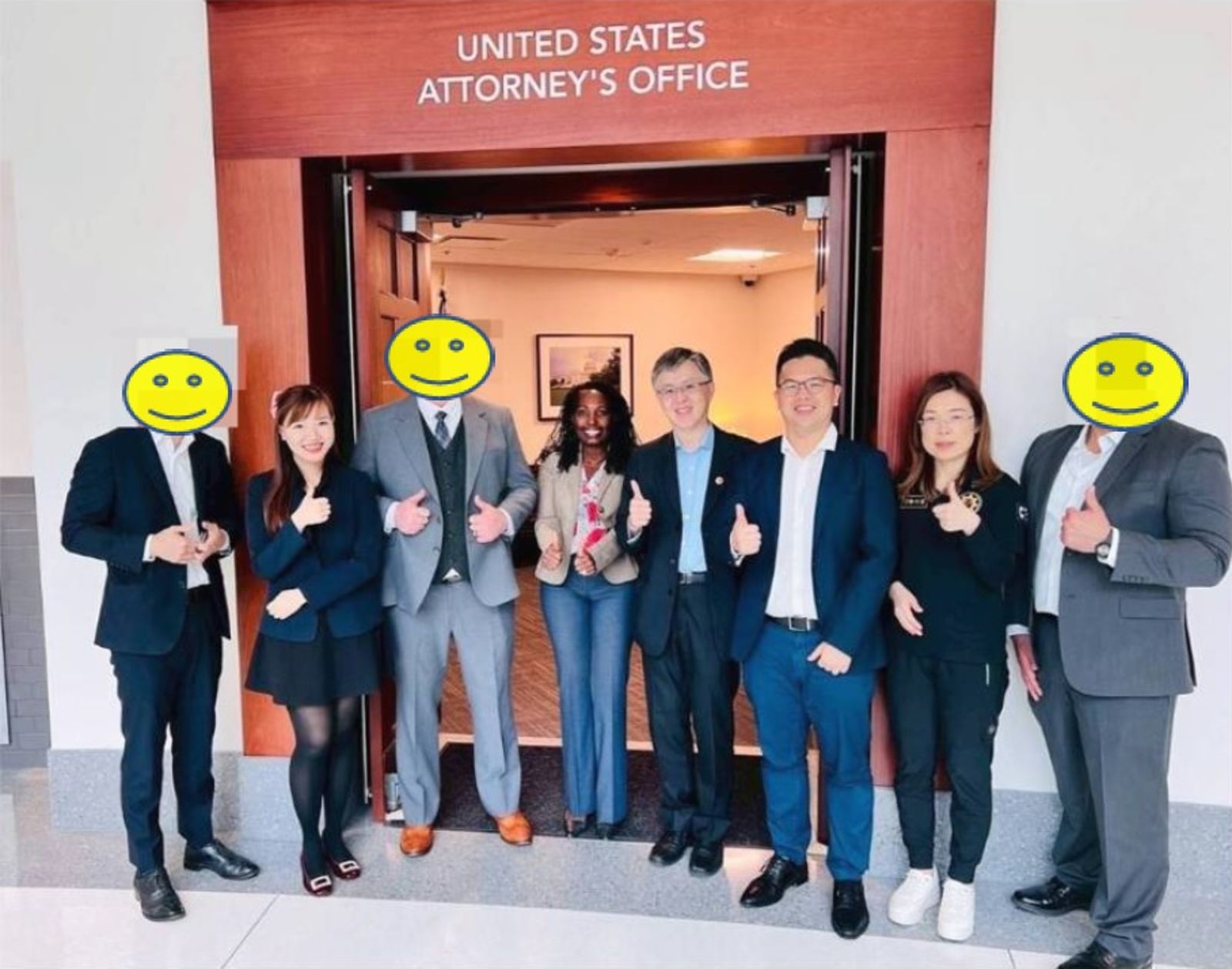 美方通報台灣司法單位進行雙方合作打詐,中檢指認檢察官張富鈞(右三)至美國開打詐會議。(中檢提供)