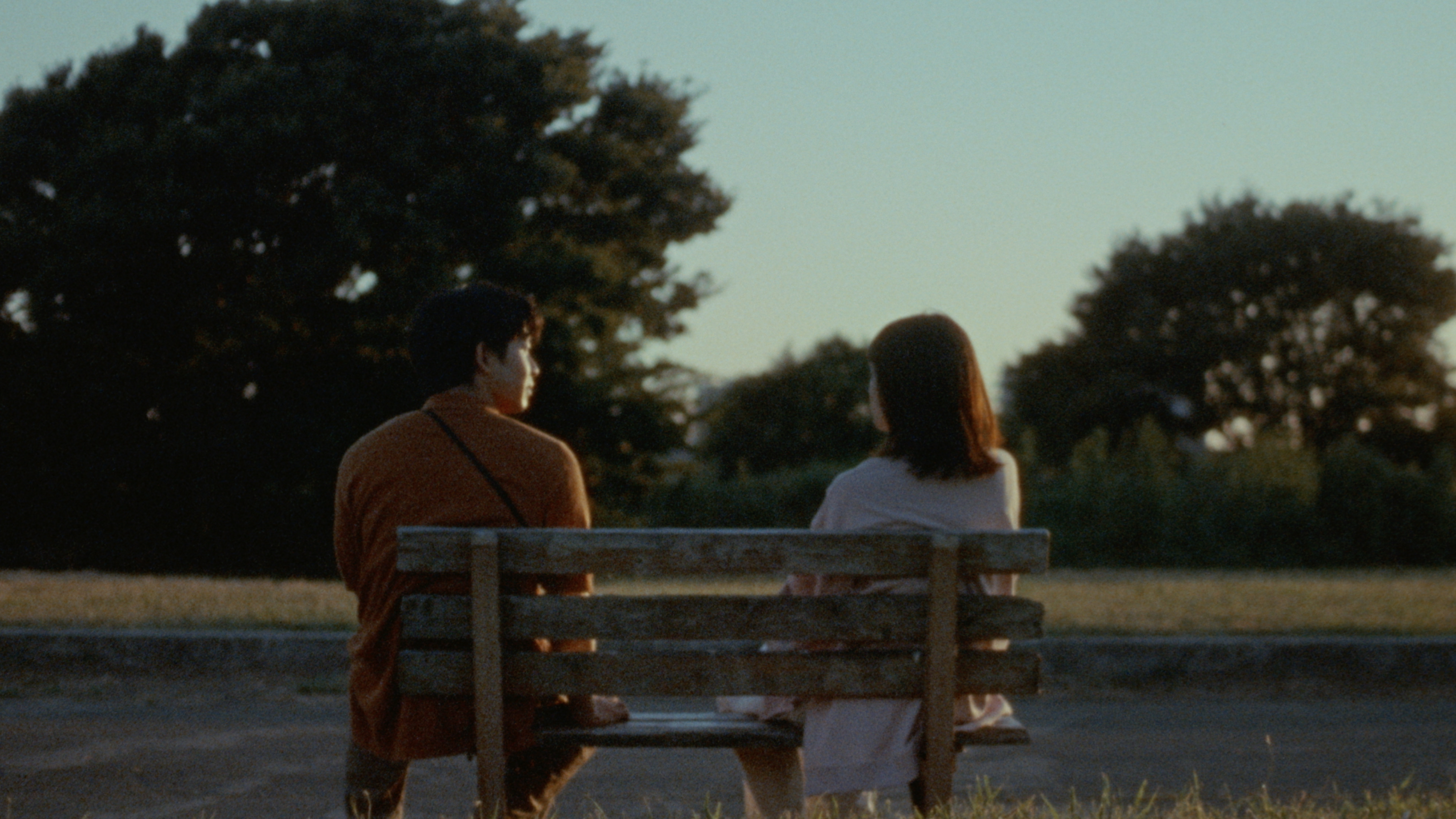 《長椅小情歌》以東京一張老舊的公園長椅為據點，傳達導演奧山由之對日常事物的感懷。（光年映畫提供）