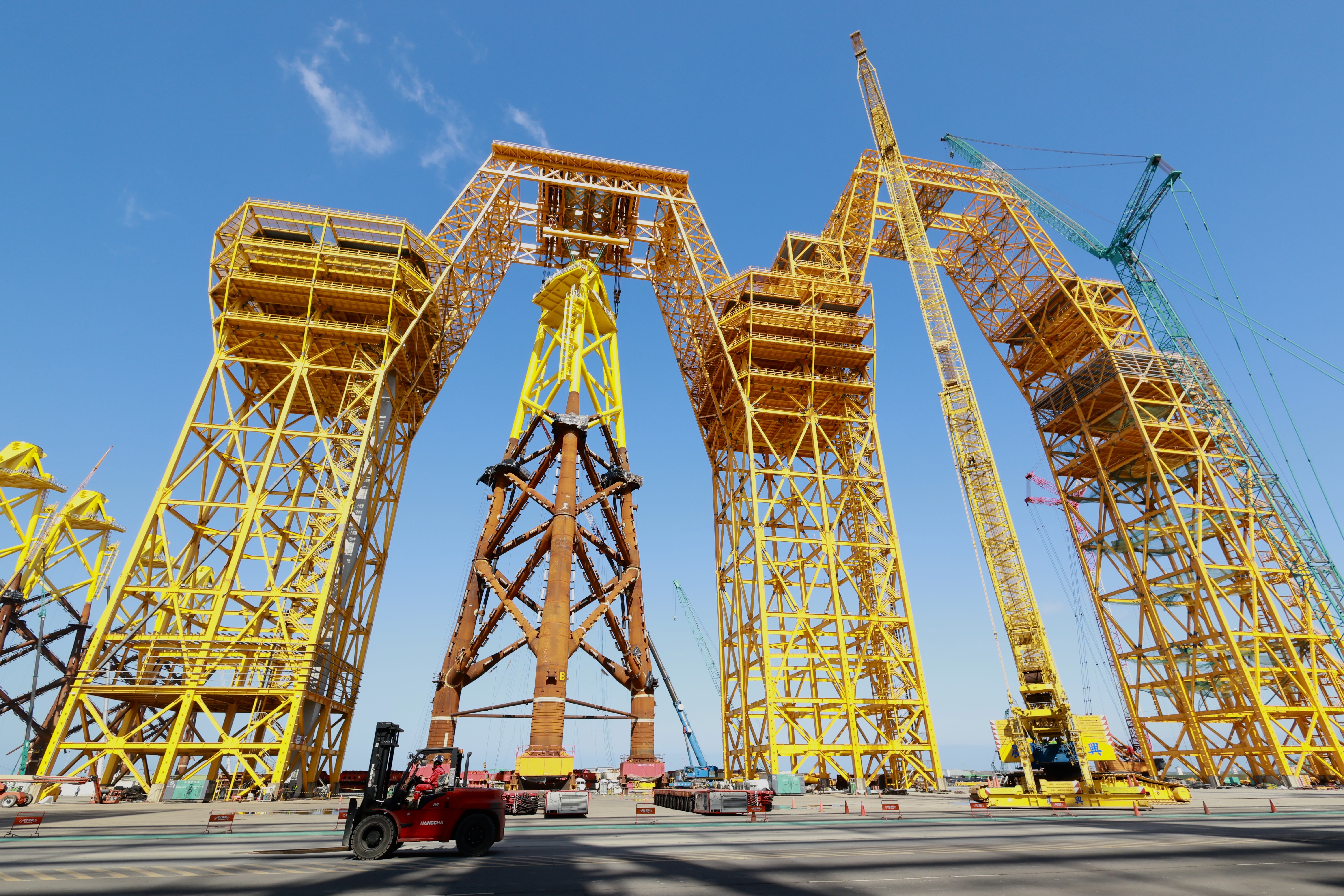 渢妙一期風場首批水下基礎組裝完工。