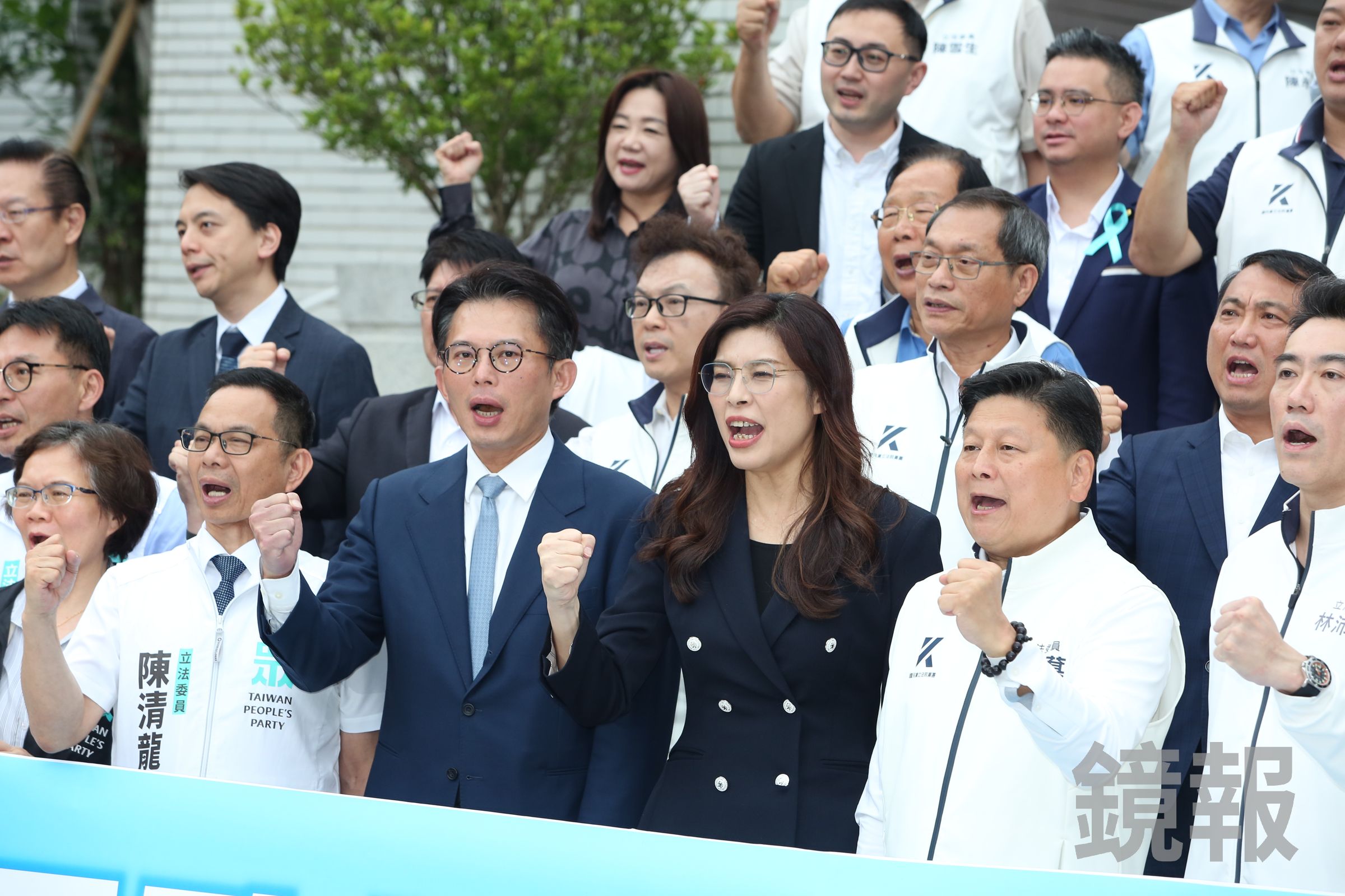 外媒專欄作家指出,國民黨阻擋預算、大法官人事,政黨惡鬥癱瘓政府運作。(鏡報姜永年)